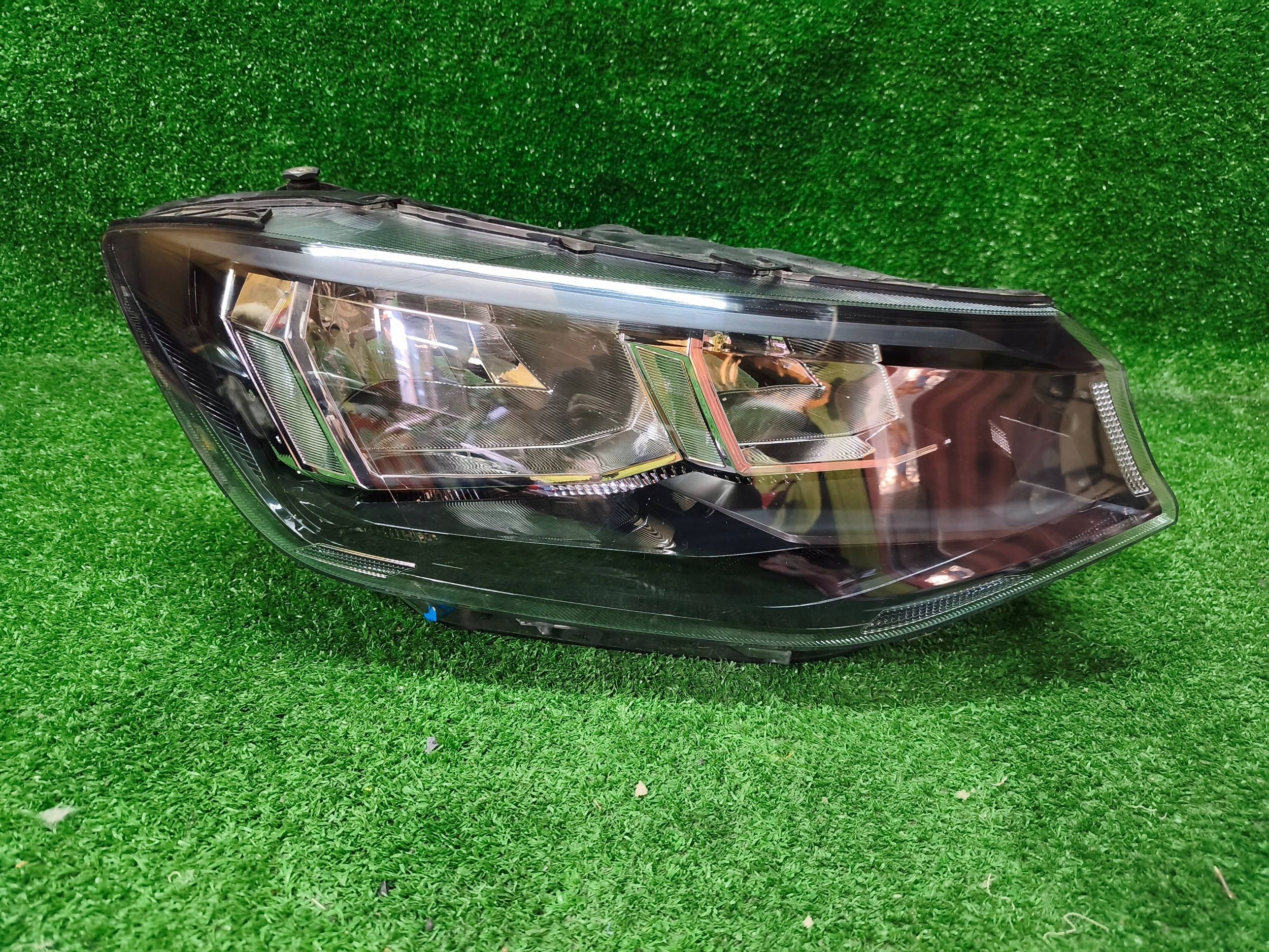 REFLEKTOR rechts vorne VW CADDY IV 20- 2K8 NR.1248
