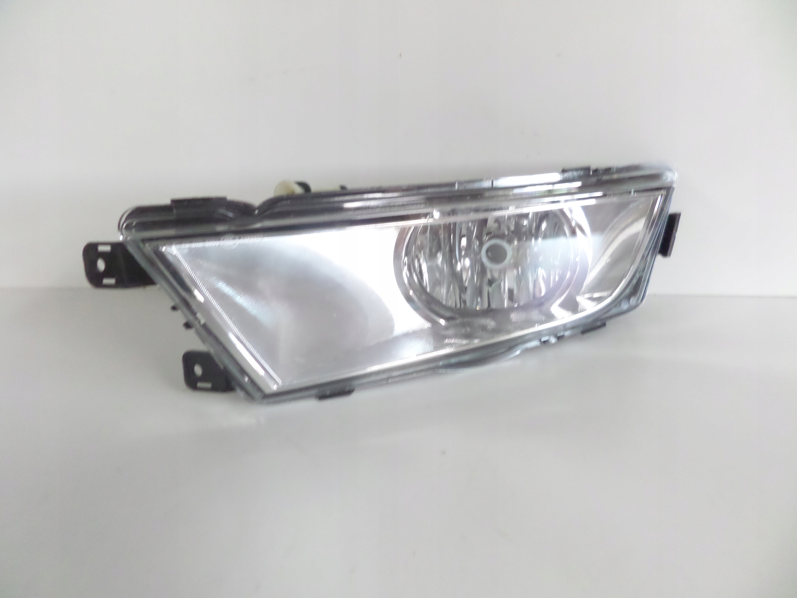 fog light light left SKODA OCTAVIA III 13-17