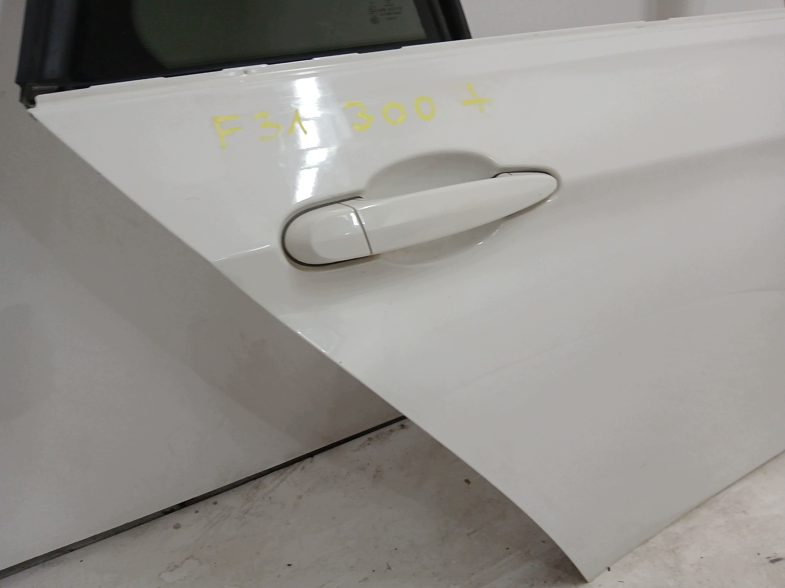 door right rear. BMW F31 300