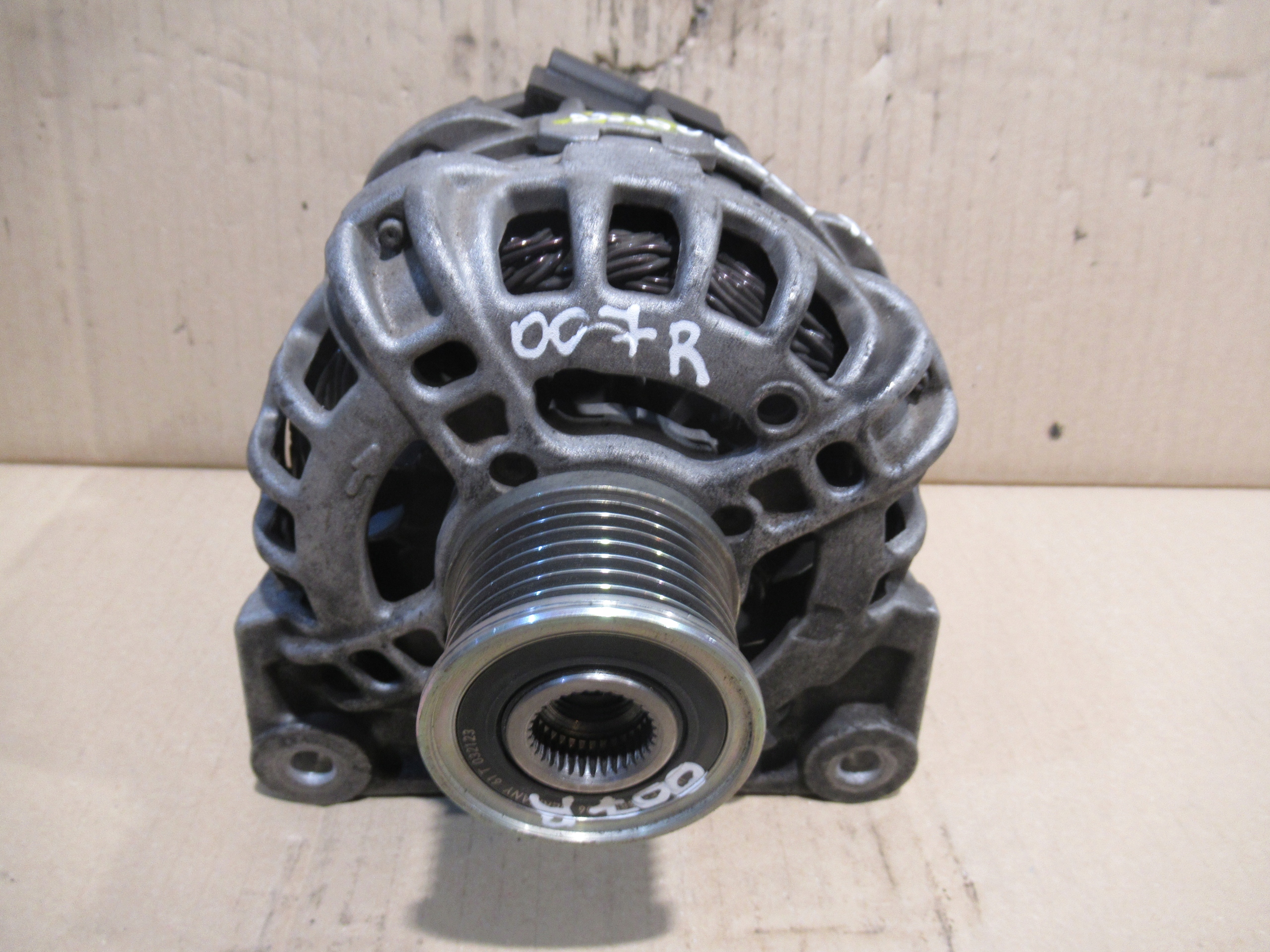 Alternator 231006007R Renault Clio IV Captur 1.0