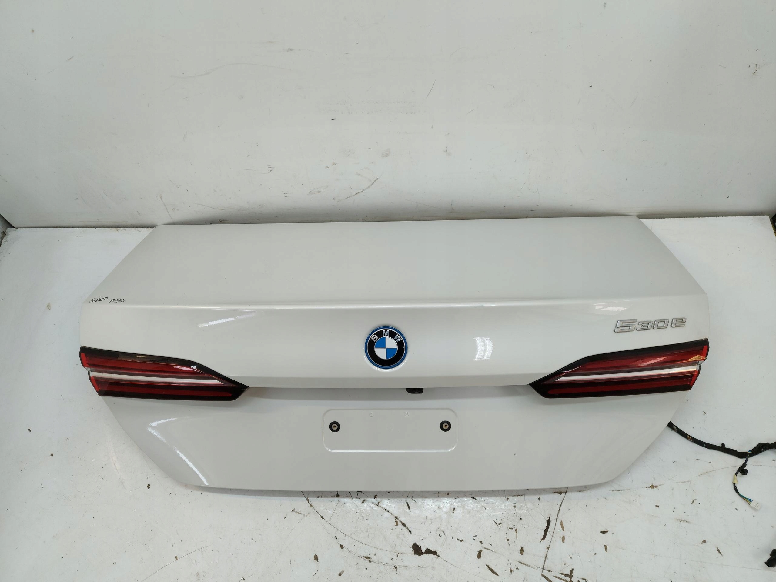 BMW 5 G60 530E x-drive trunk door boot A96
