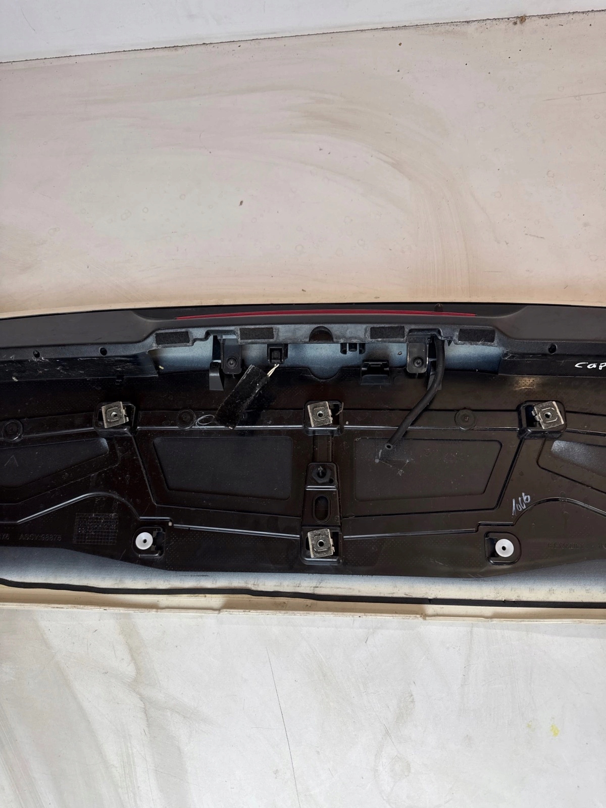 Spoiler lotka visor bonnet Renault Captur and