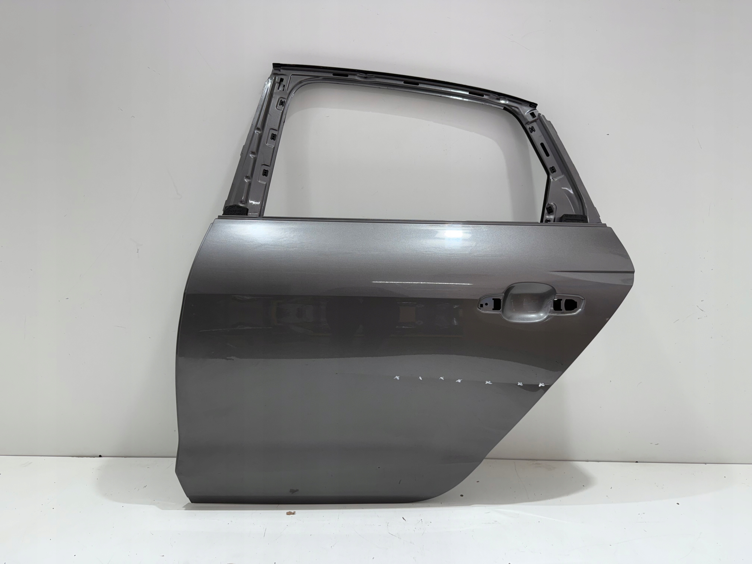 AUDI A4 B9 LIFT 8W5 SEDAN DRZWI TYLNE LEWE TYŁ