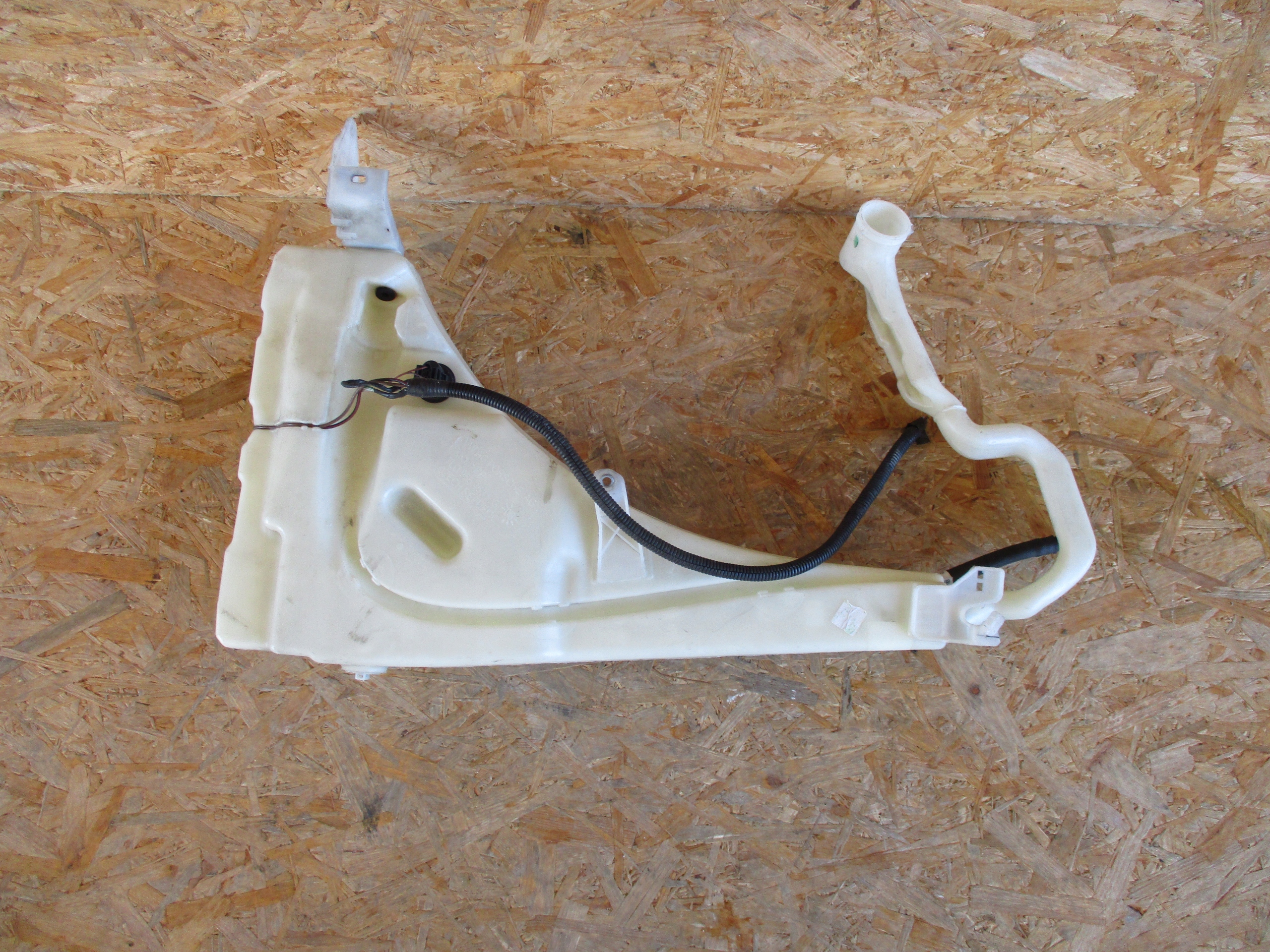 washer fluid tank PORSCHE CAYENNE TOUAREG