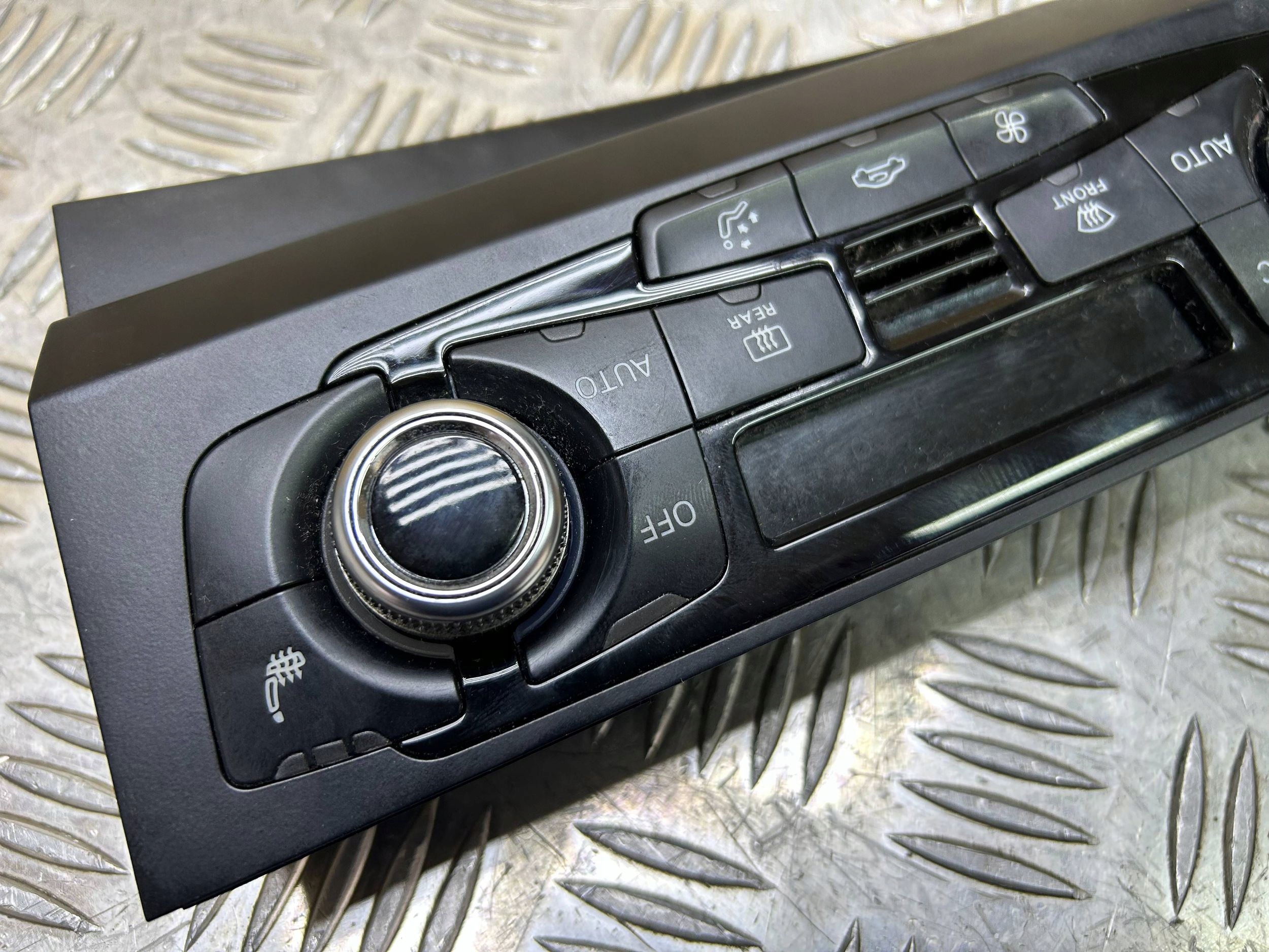 Panel klimatizaci Audi A5 Sportback 8TA 2013 8K2820043AJ