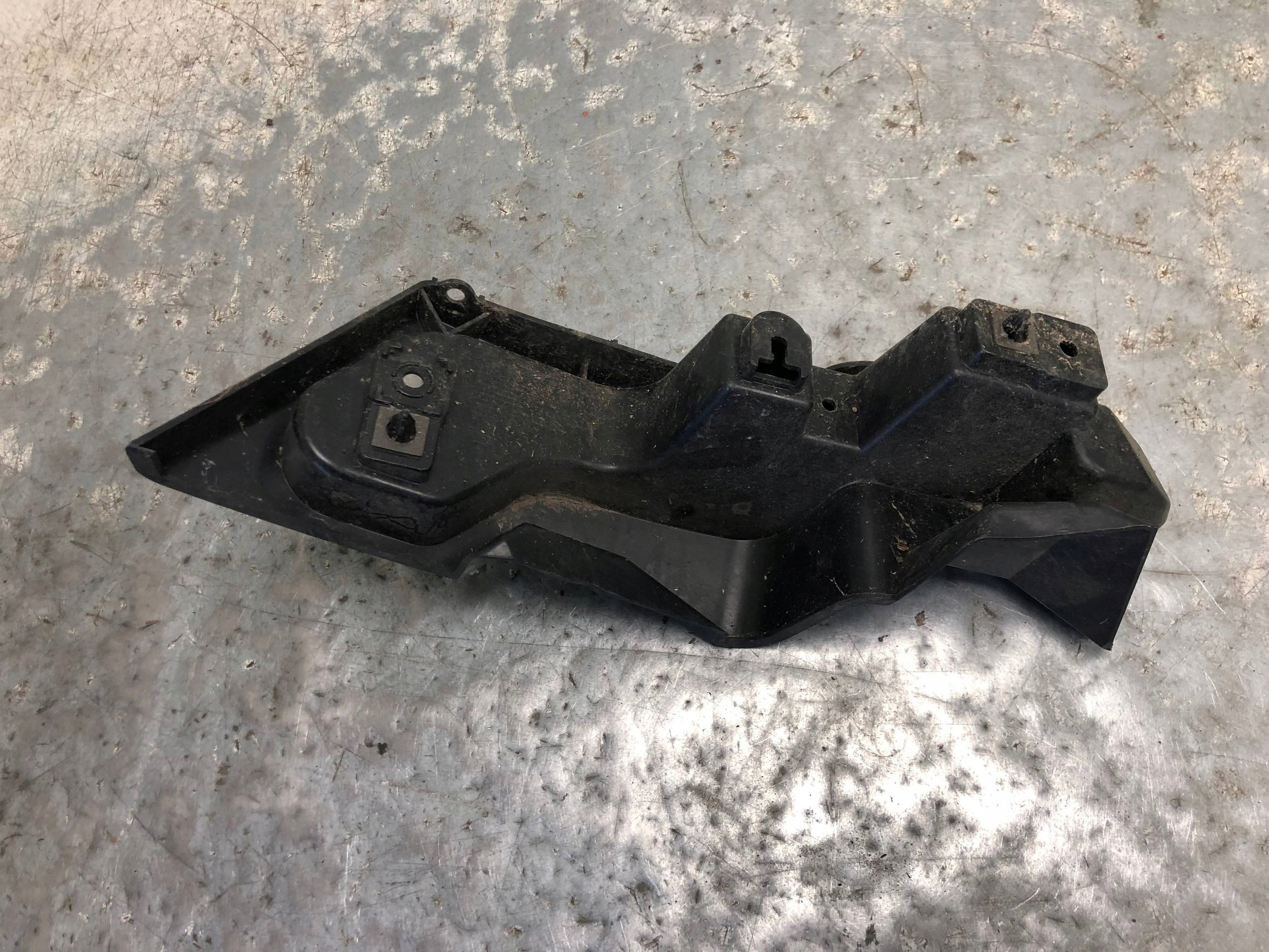 bumper bracket right rear part FORD MONDEO MK5 HB DS73-17E850-B