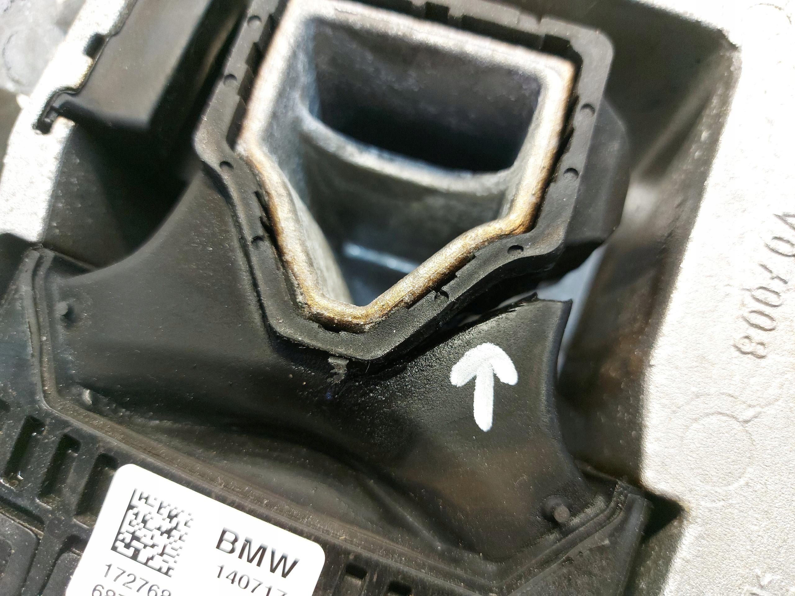 BMW F48 X1 engine mount 6875632