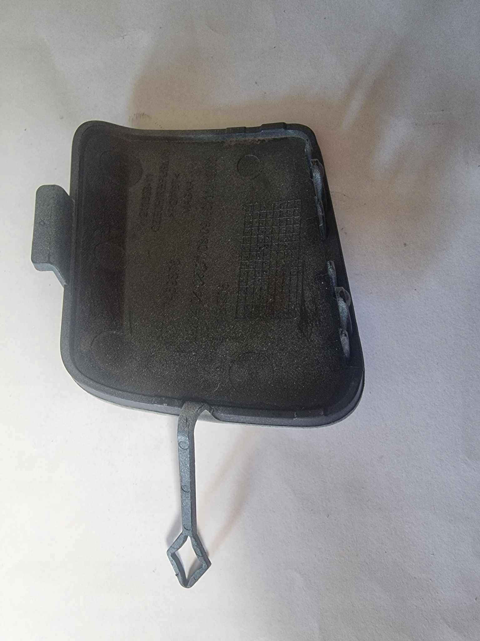 BMW F40-> Abschleppöse der Stoßstange vorne 51117459875