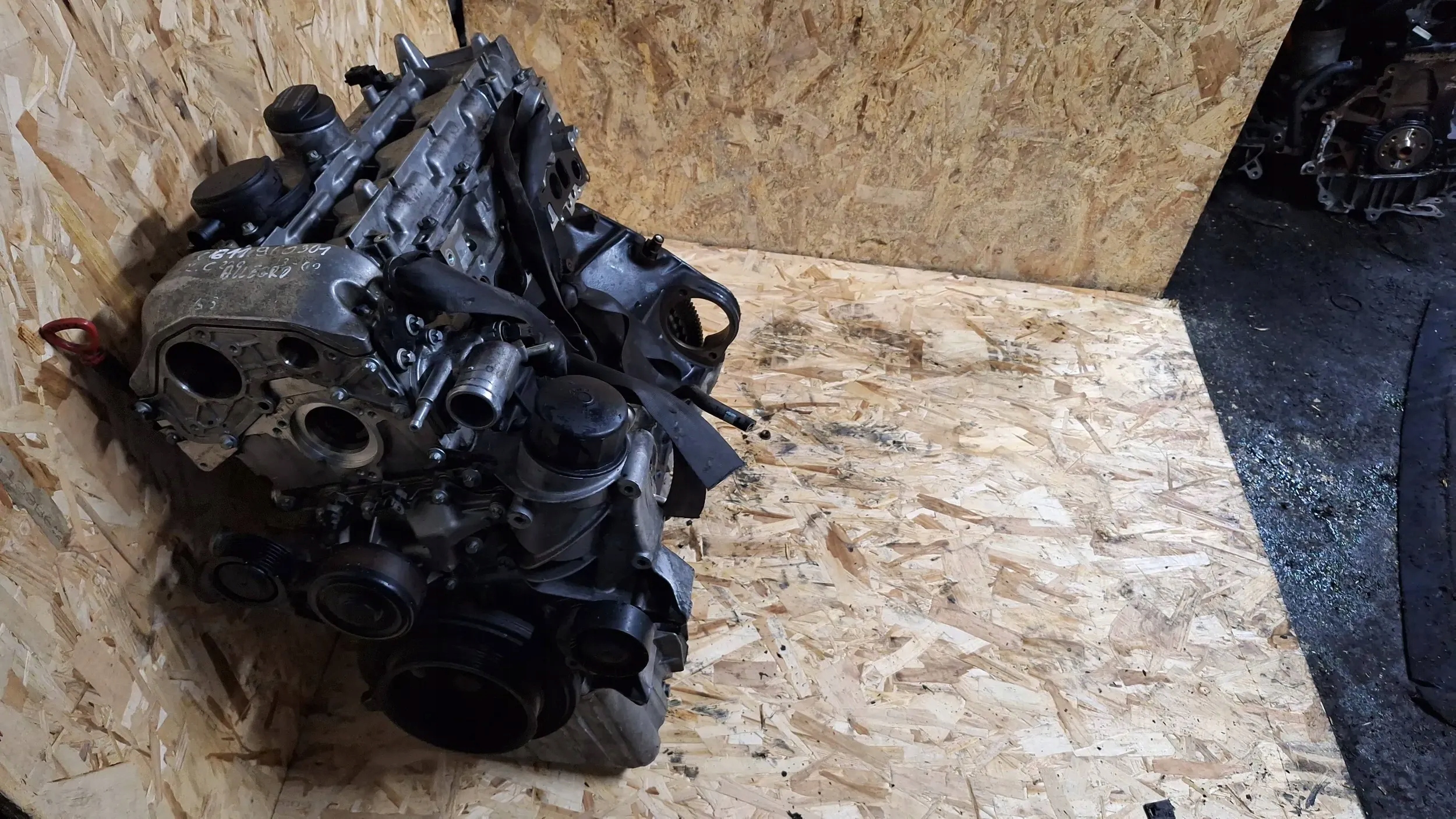engine 611960 MERCEDES W202 2.2 CDI unprotected pillar