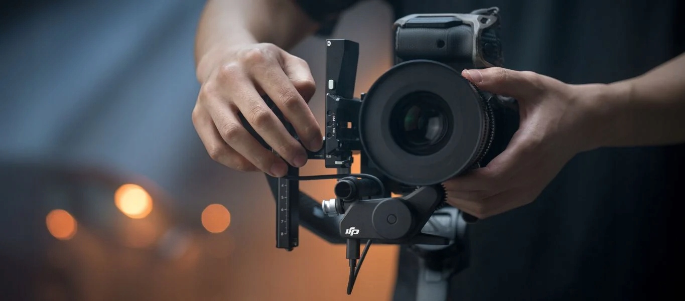 PROFESJONALNY STABILIZATOR STATYW RĘCZNY GIMBAL DO APARATU DJI RS 4 PRO Rodzaj ręczny