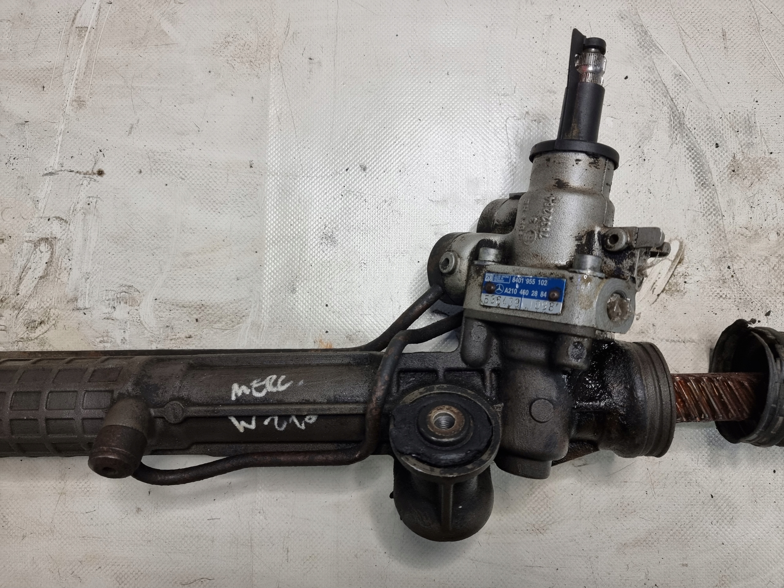 Boîter direction Boîter direction OE A2104602884 MERCEDES E KLASA W210