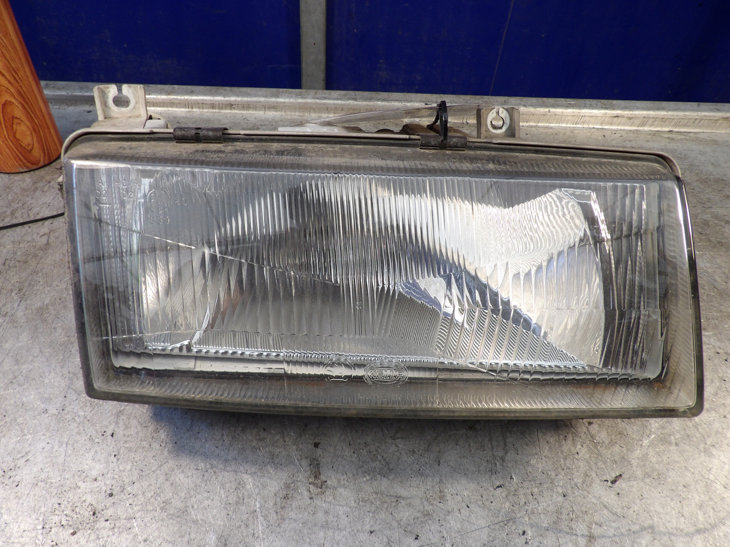 Skoda Felicja light front right 301246148