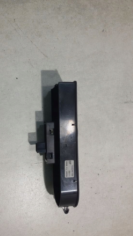 PANEL windows right front OPEL ASTRA H 13228709