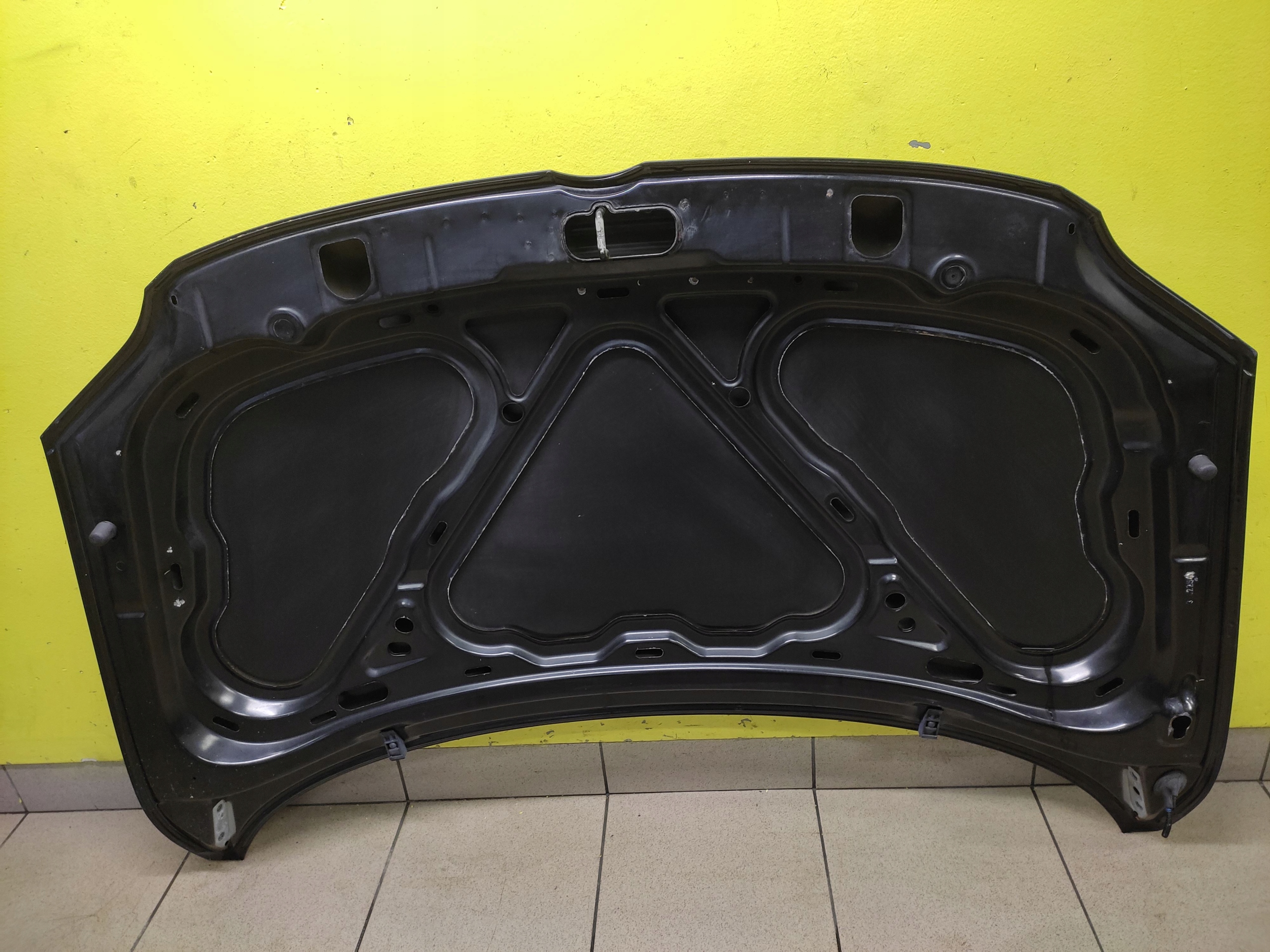 VW FOX Capot LAKIER L041