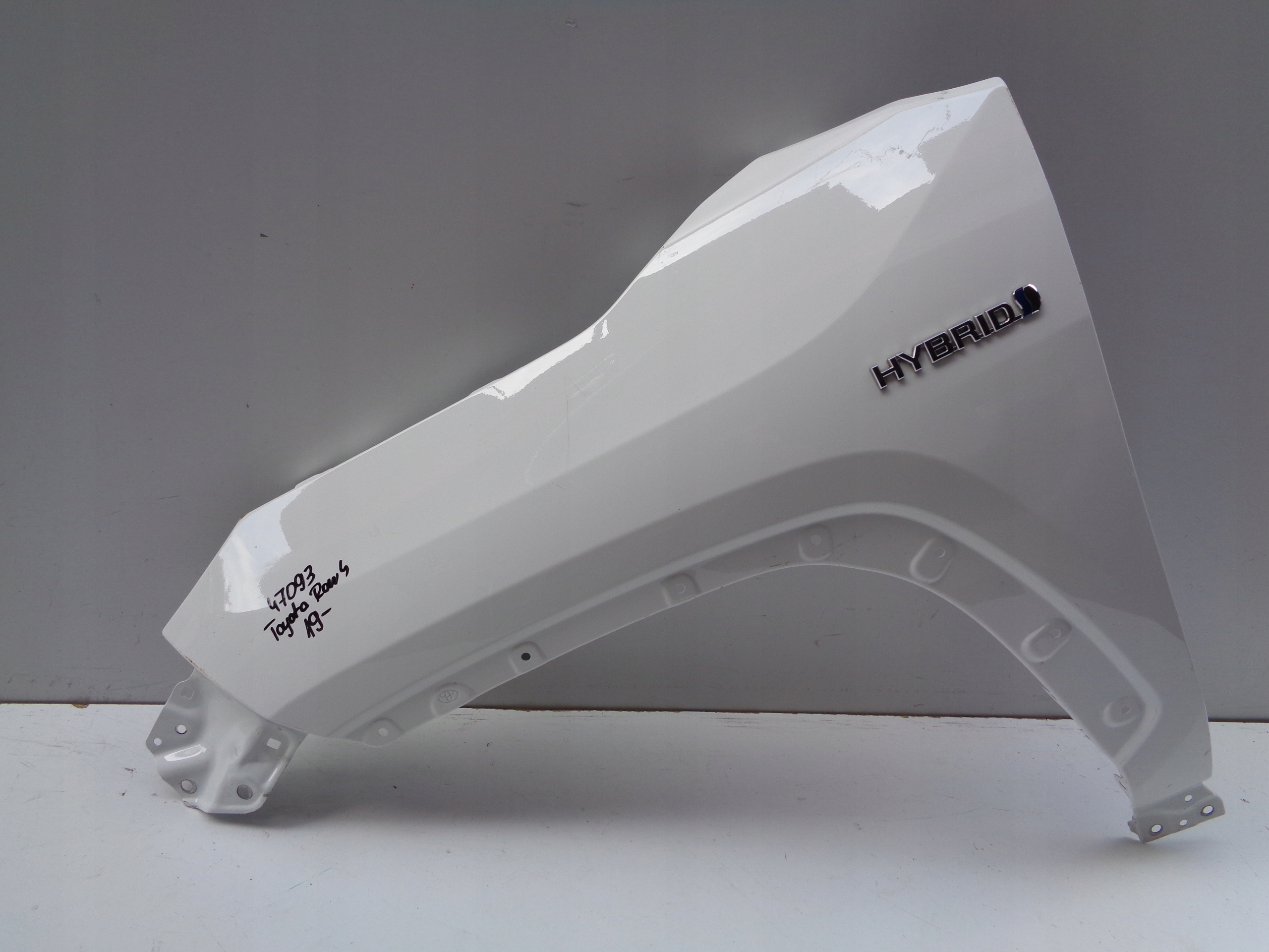 fender left front TOYOTA RAV 4 V 19- NR 47093