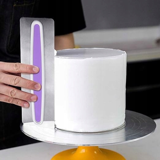 Stěrka na vyhlazování dortu, kovová