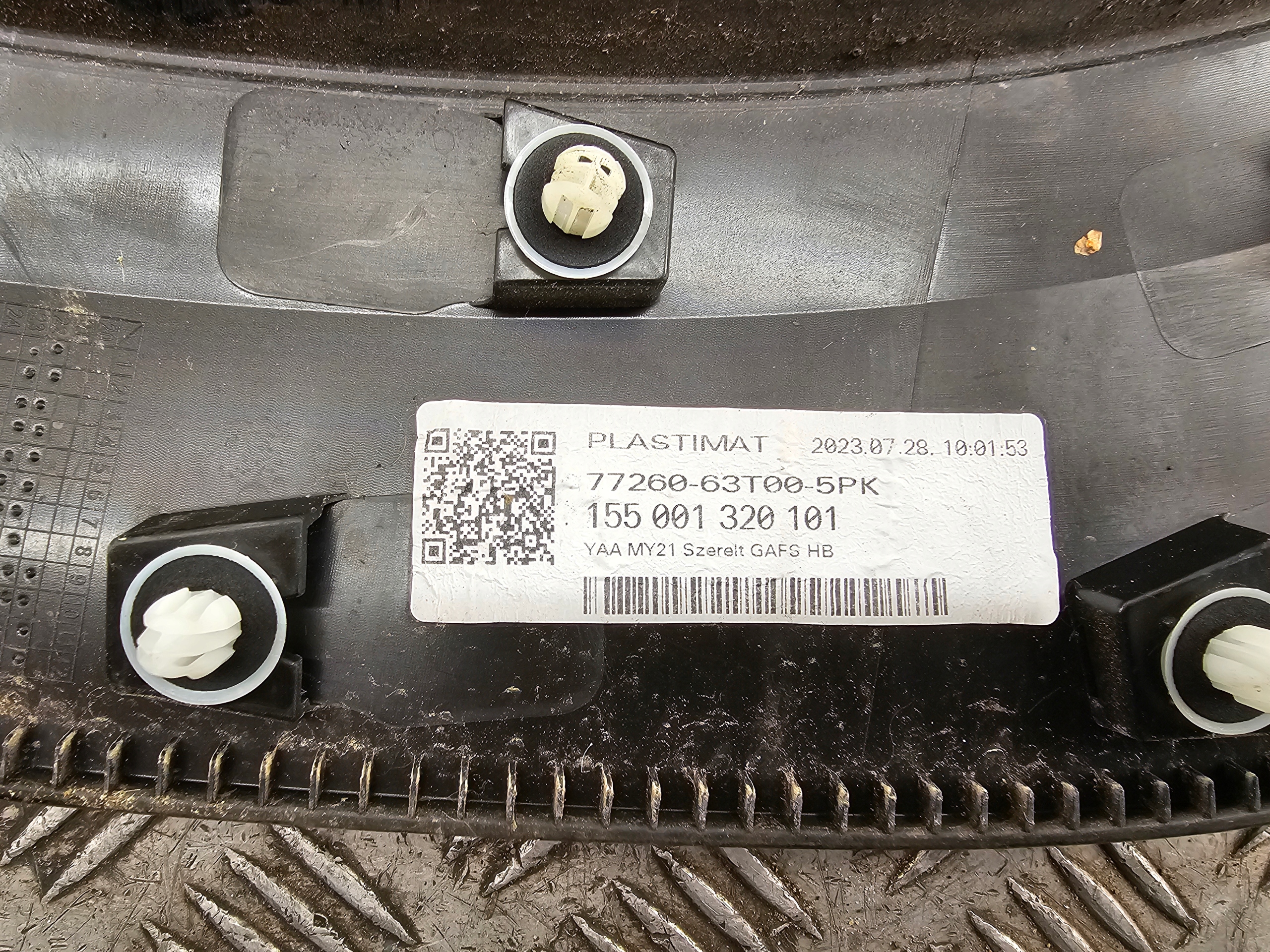 SUZUKI S-CROSS couverture aile gauche arrière 77261-63T0