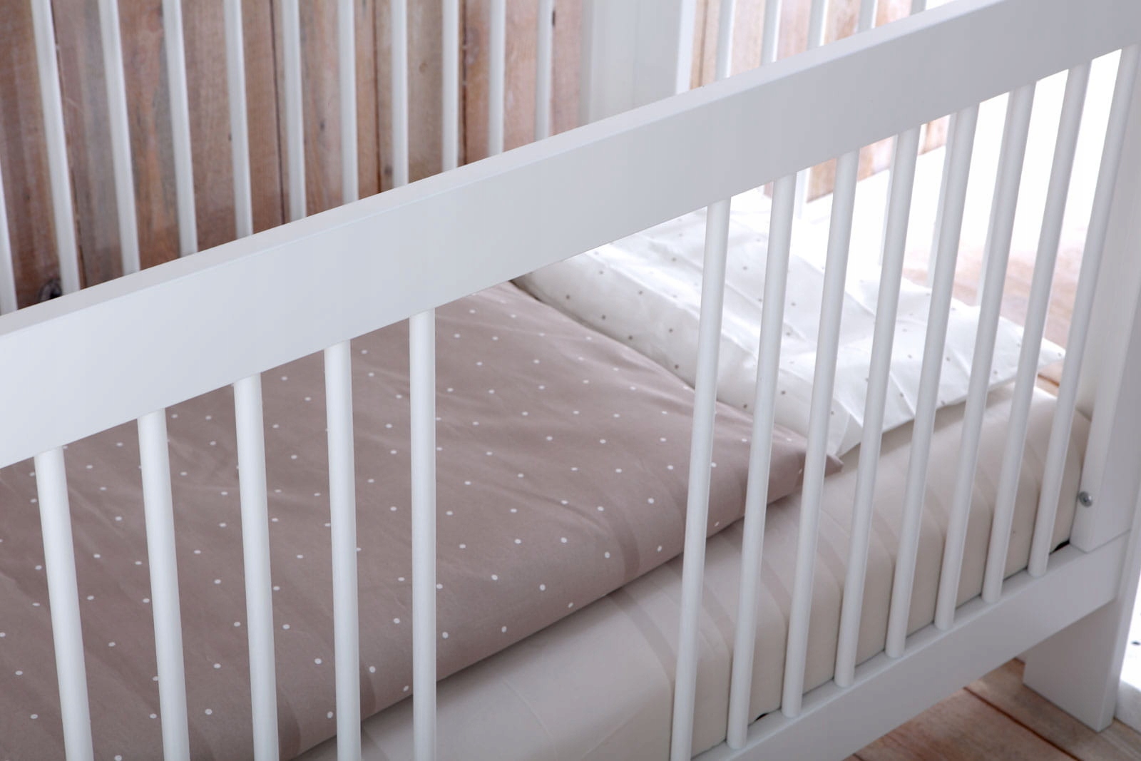 Pinio Basic Łóżeczko tapczanik 140x70 Długość 144.5 cm