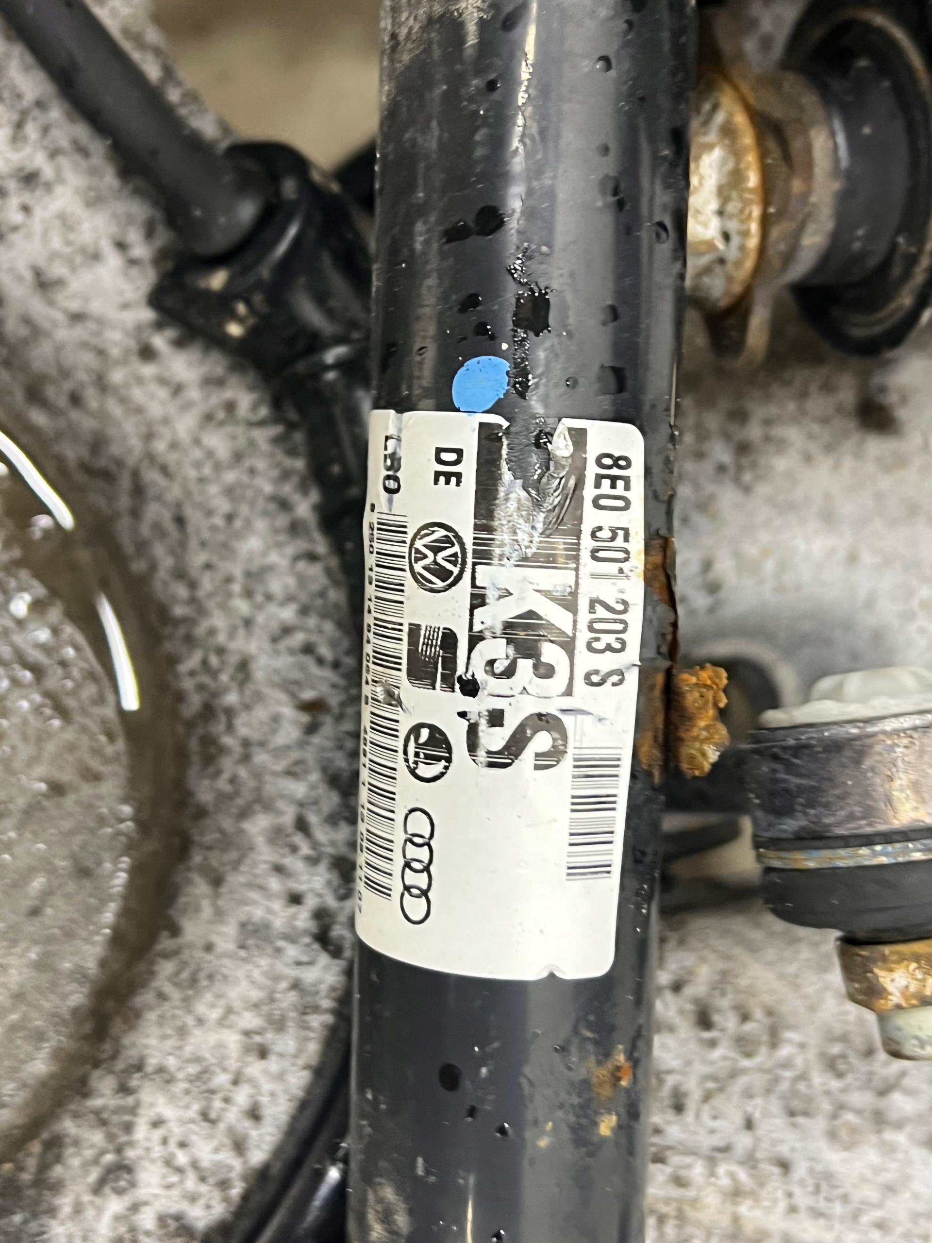 AUDI A4 B7 3.0 TDI swing sususpension rear part left QUATTRO semi-axis
