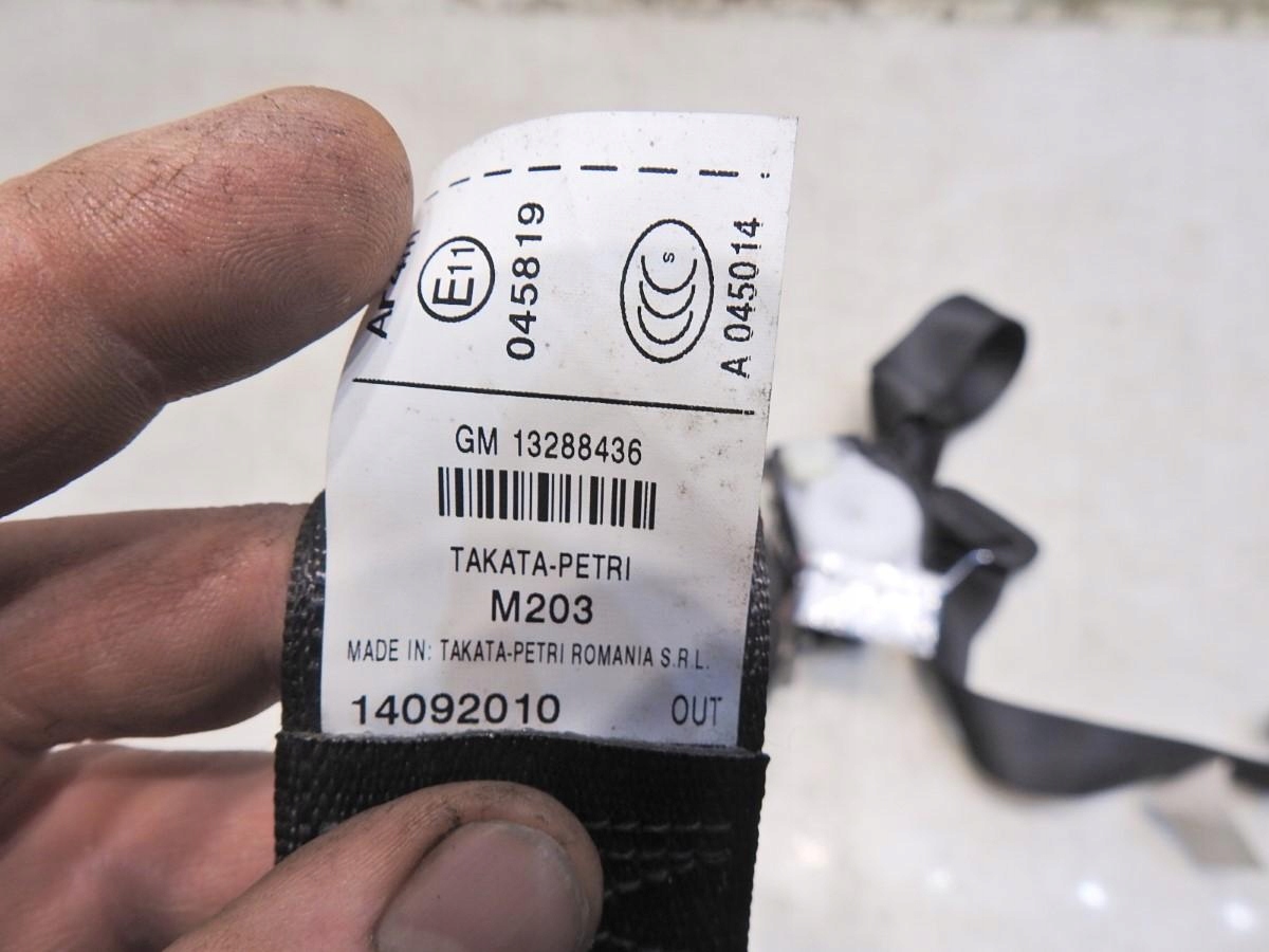 ремень безопасности зад opel INSIGNIA A 13288436