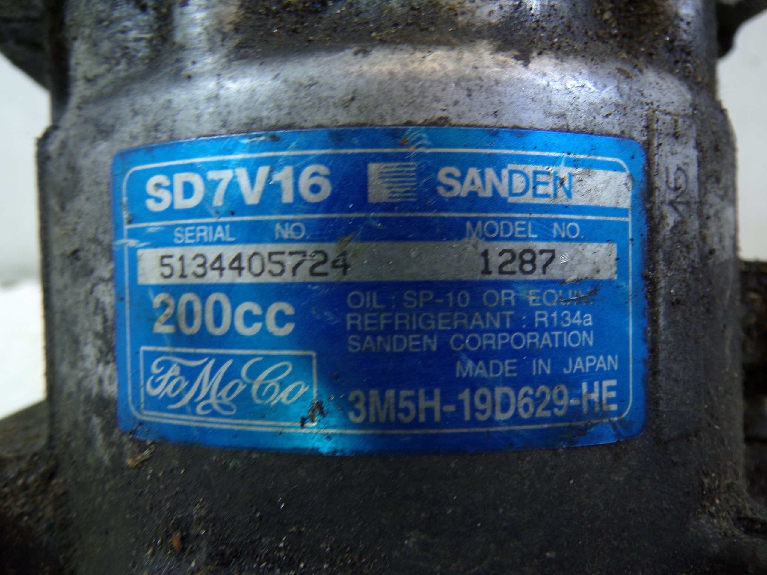 compressor; compressor of the air conditioning FORD 3M5H19D629HE