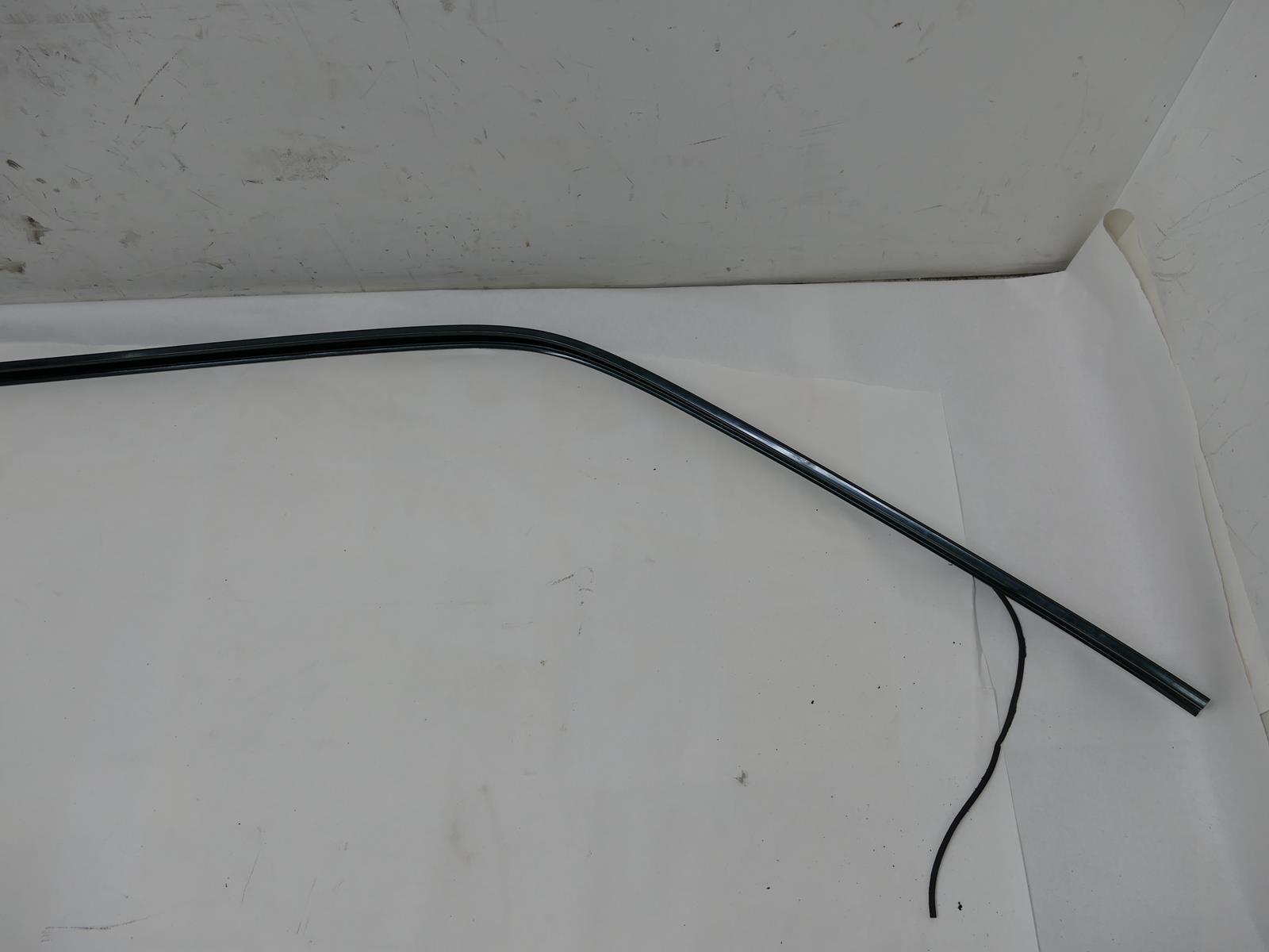 MERCEDES W124 COUPE moulding bodywork right C124