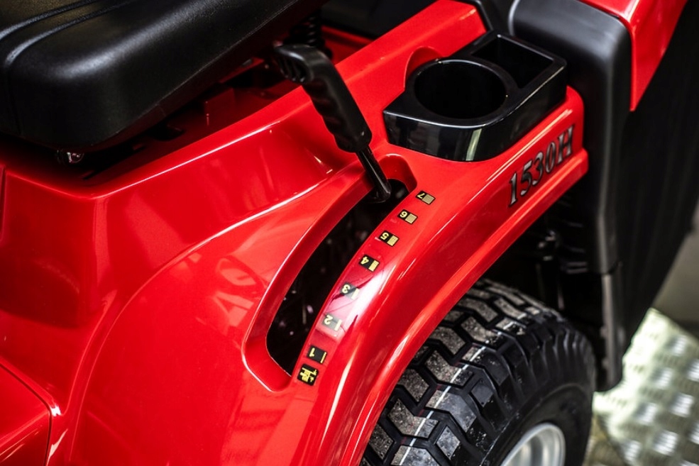 TRAKTOREK OGRODOWY BARAS 84 HYDRO POWERED BY STIGA 384 GWARANCJA + GRATISY Marka Mountfield