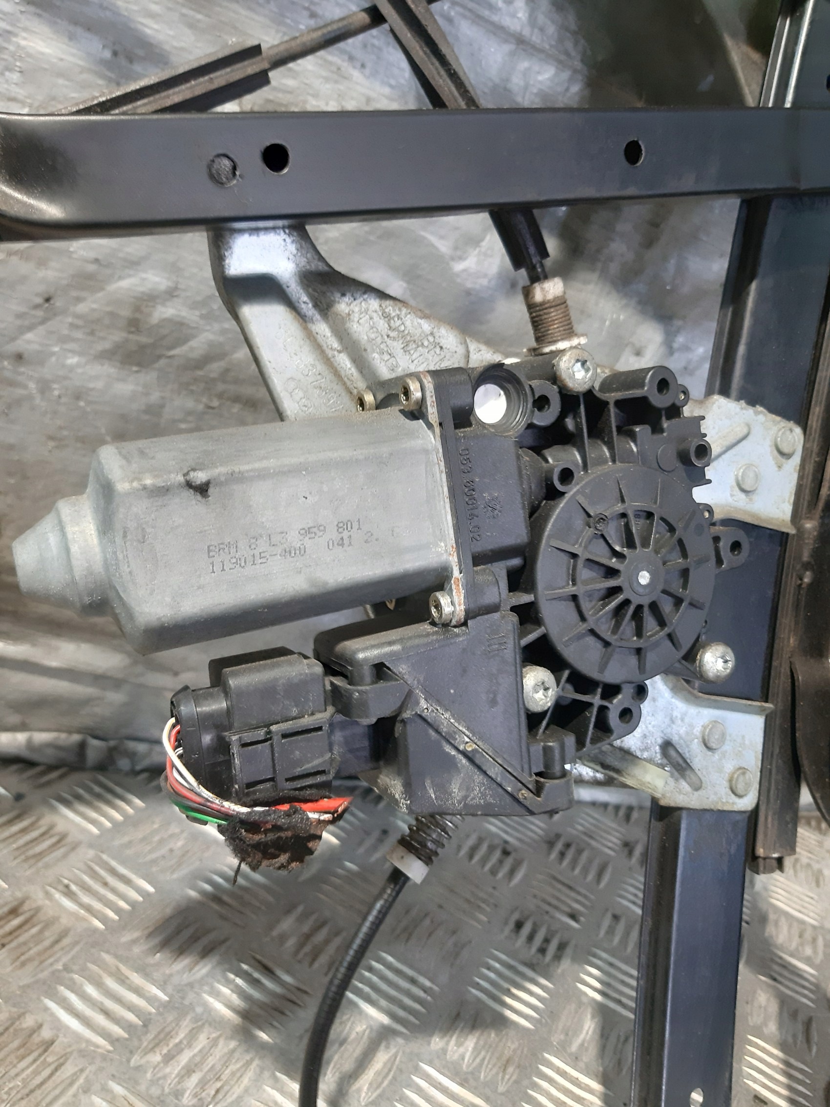 frame door window regulator left front AUDI A3 8L 3D 8L3837753A