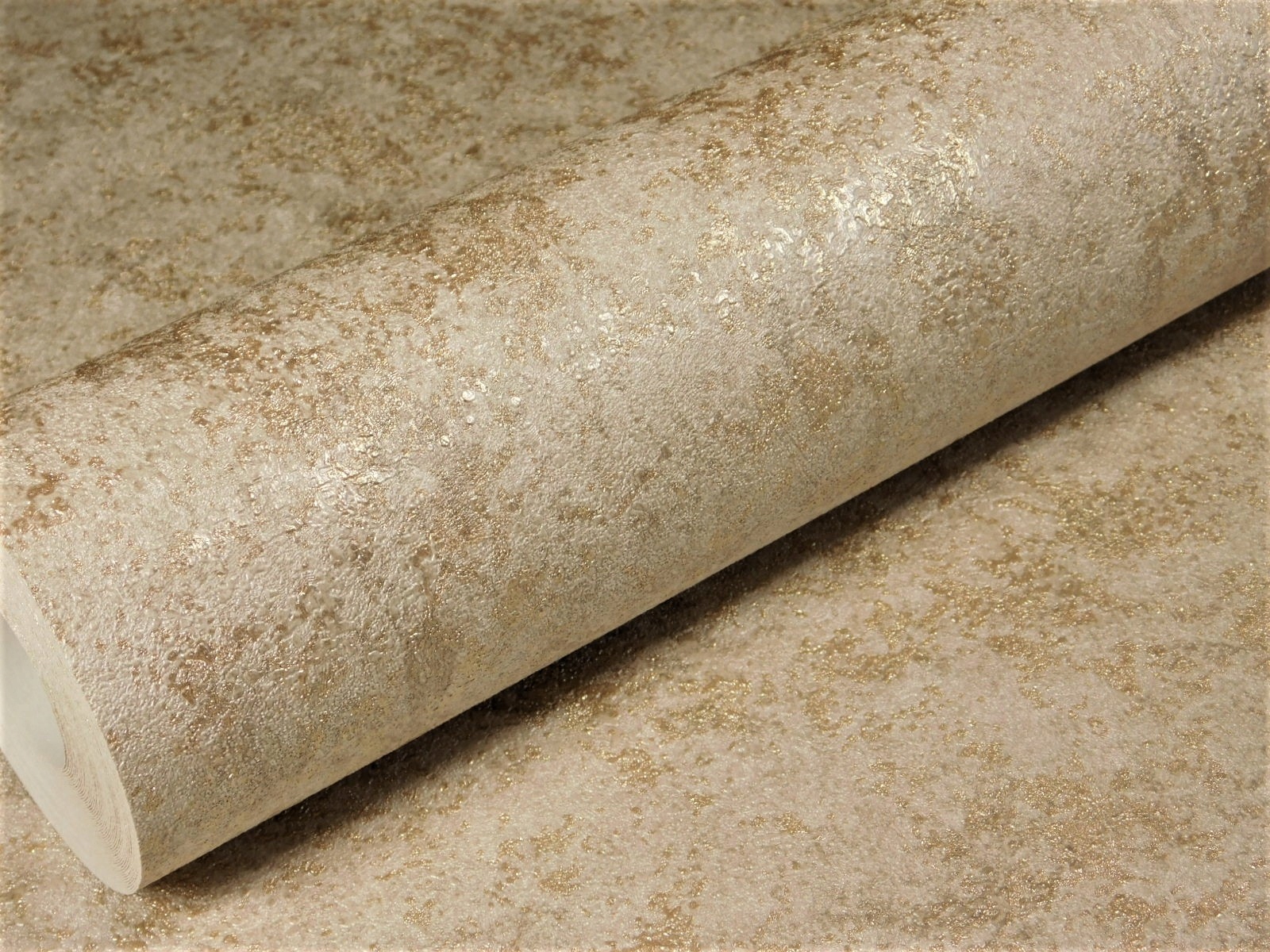 PIĘKNA ZŁOTA BEŻOWA TAPETA GRUBE TAPETY BETON TYNK SALON SYPIALNIA