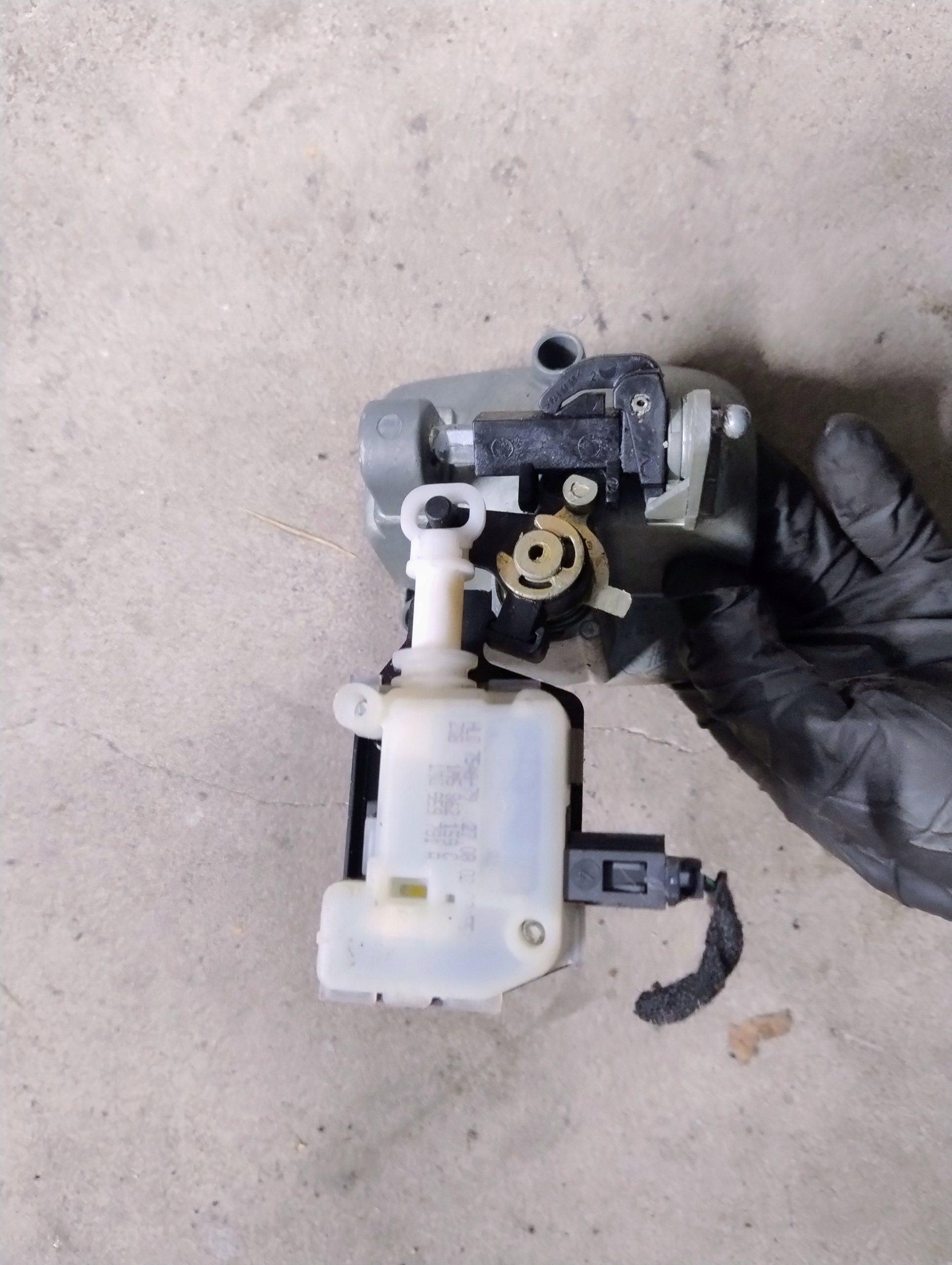 handle bonnet Seat Ibiza 6L 6L6827573D/E