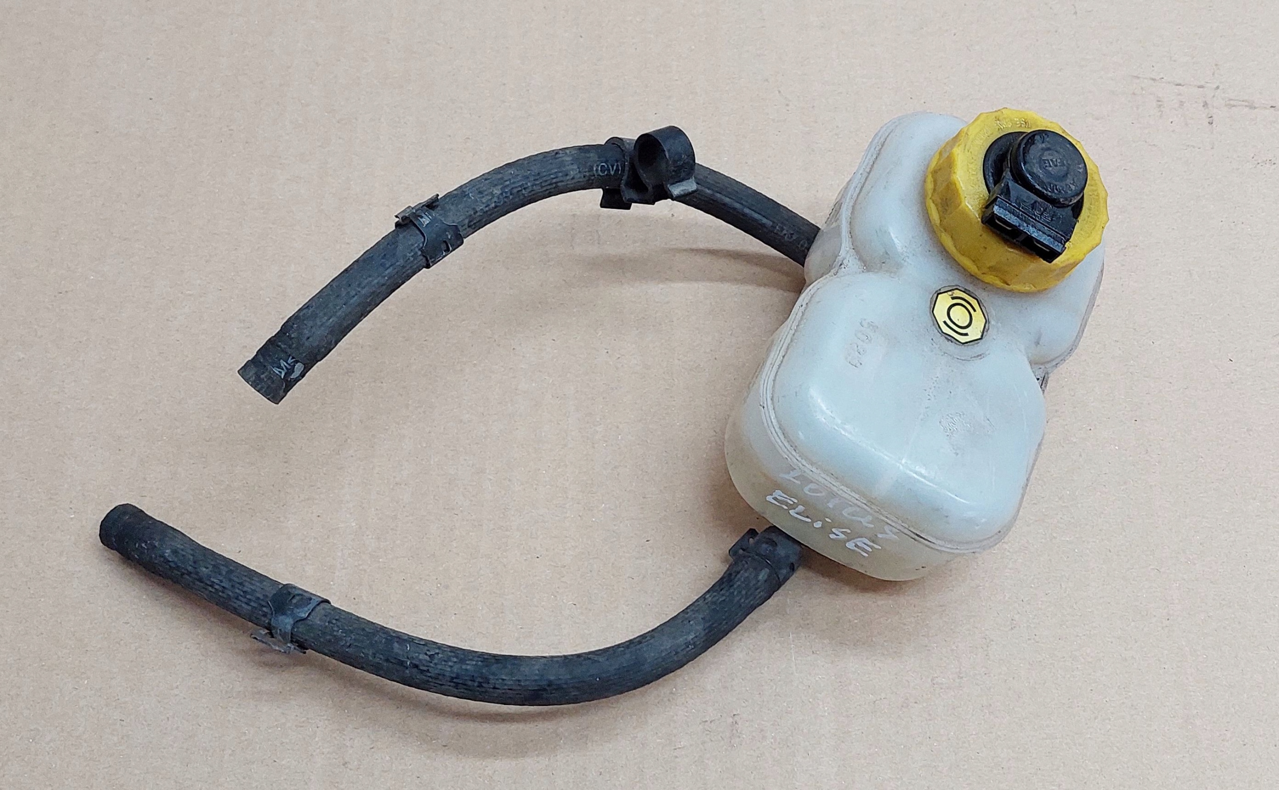 53225902 211611817A - Бачок тормозной жидкости