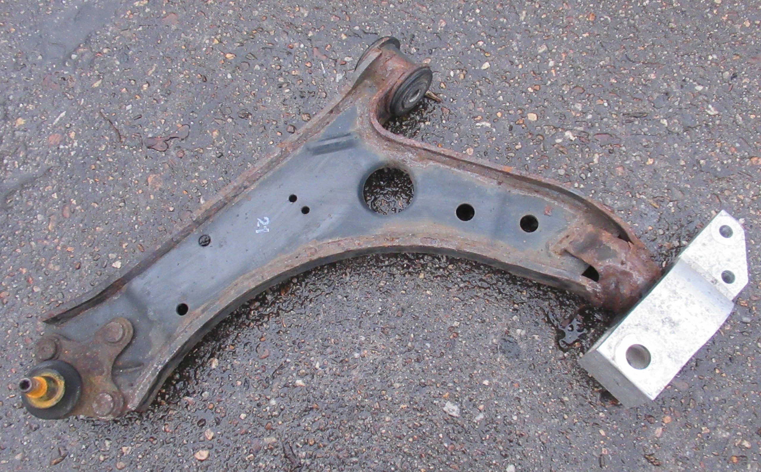 AUDI A3 8P 07R arm left front 1K0407189E
