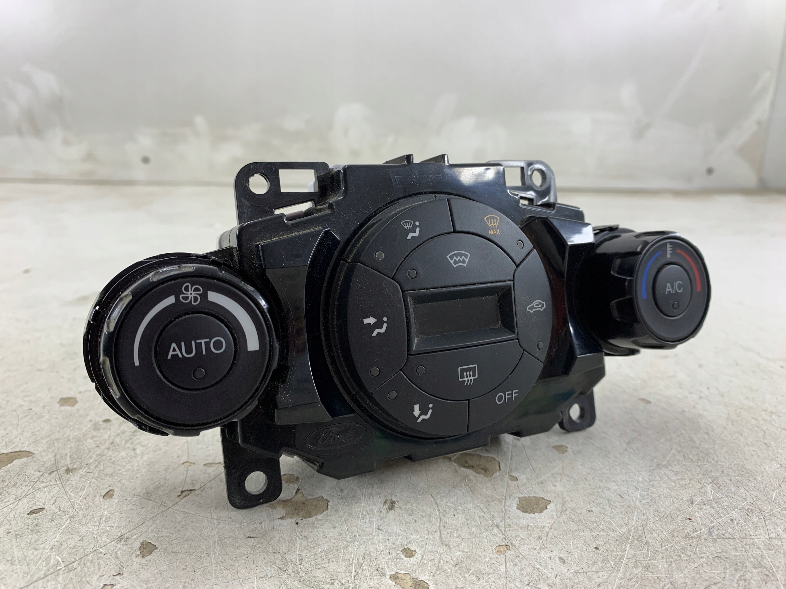 FORD FIESTA MK7 Unite commande clima 8A6T18C612