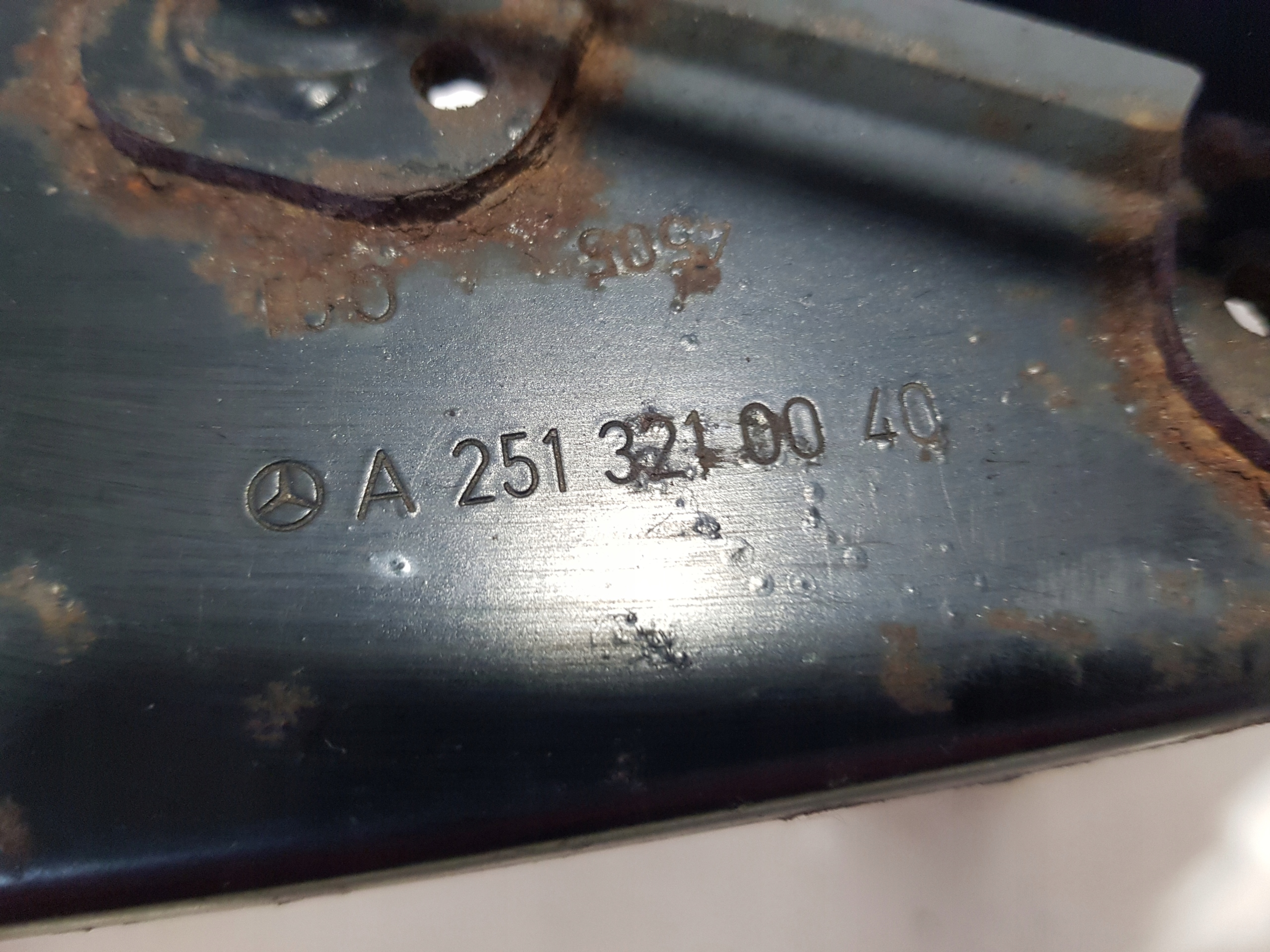 bracket KOMPRESORA AIRMATIC SPREZARKI MERCEDES W251