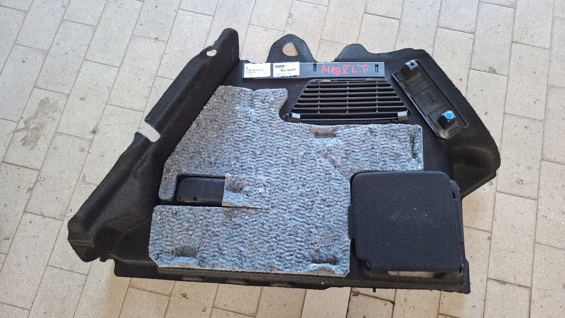 boot upholstery rear part side left Renault Megane V E-Tech 849513951R