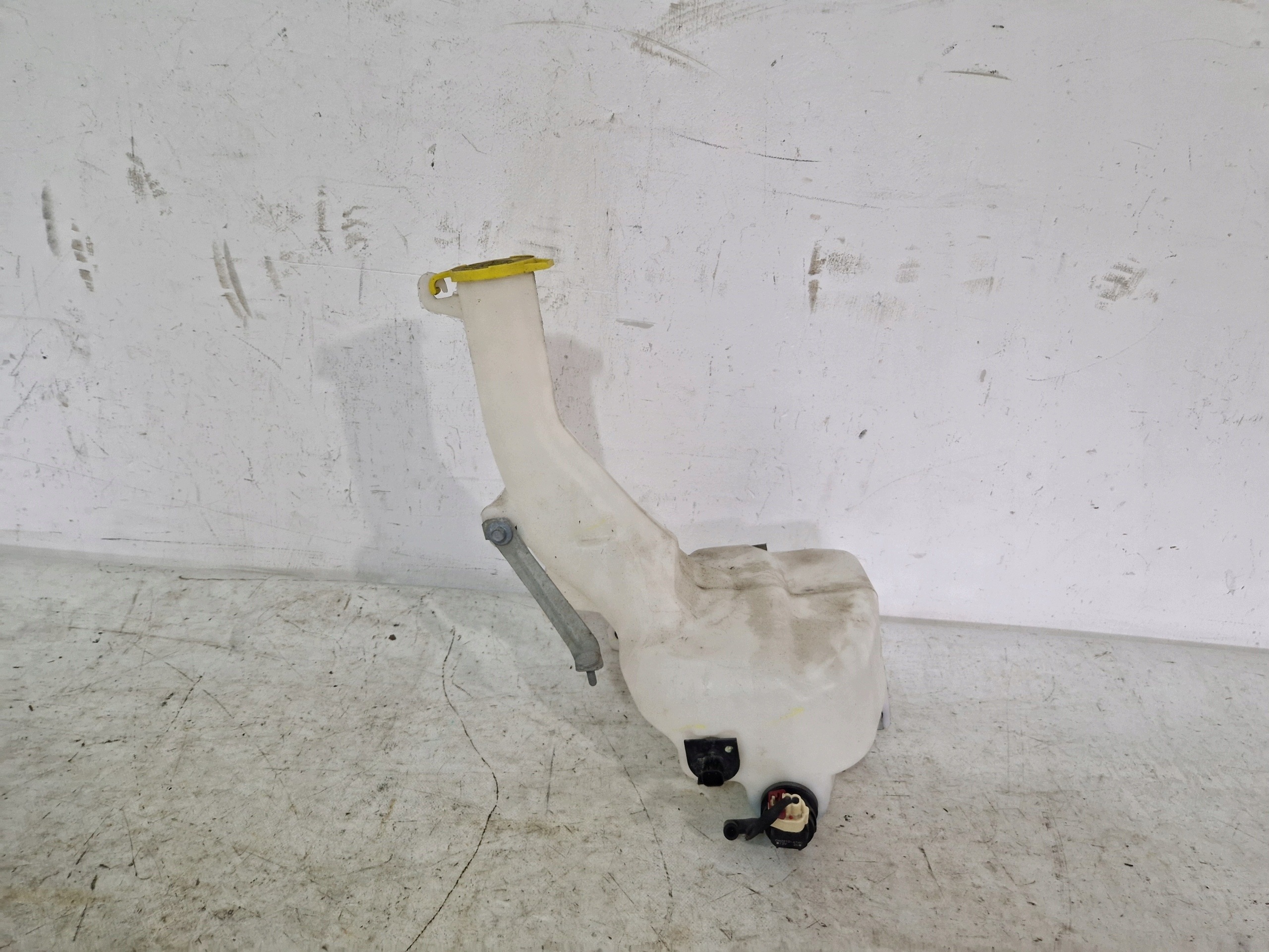 DODGE CHARGER 2019- washer fluid tank 68082461AD