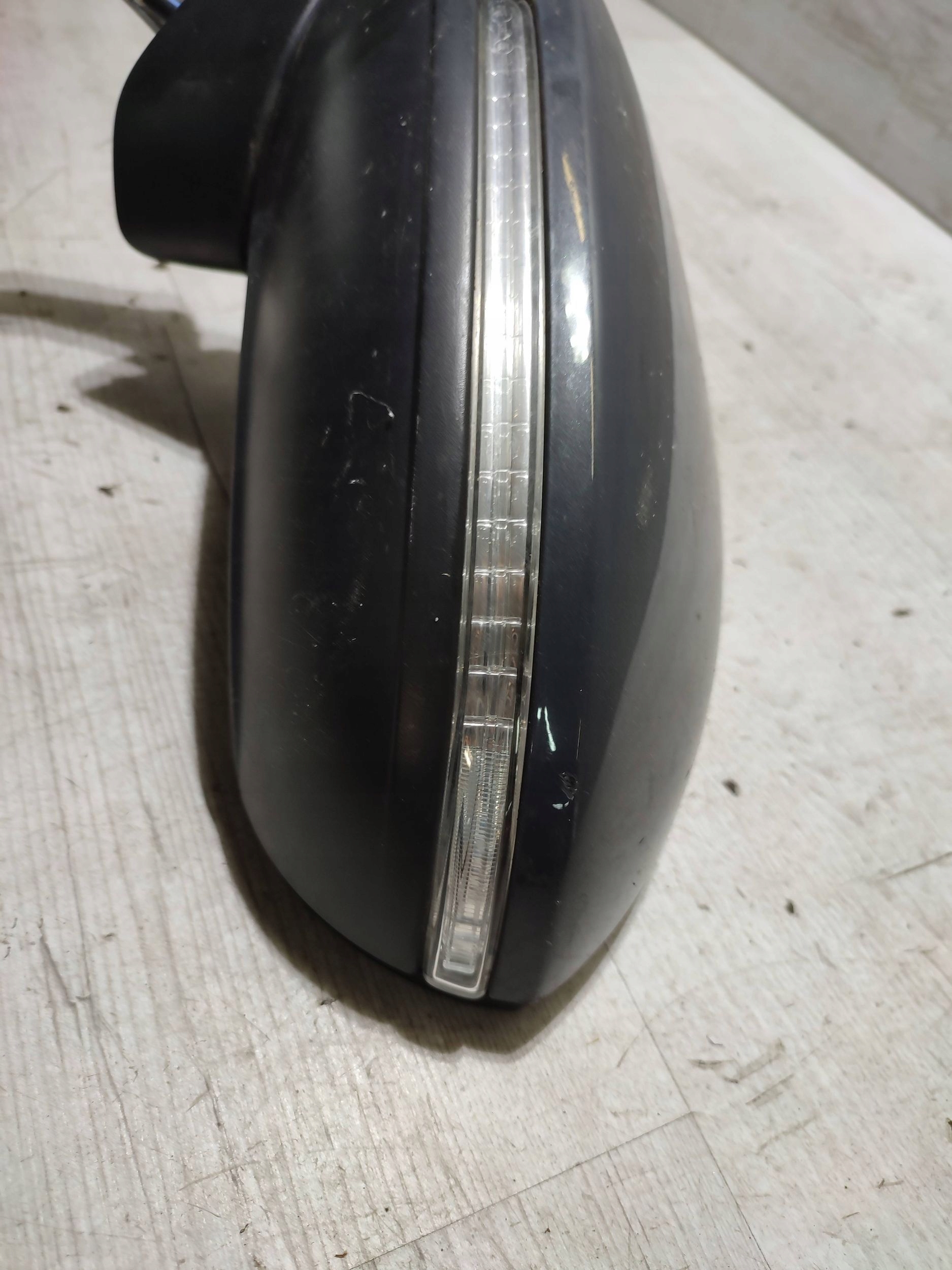 Volkswagen Touran III 2020 front side left mirror 9 pin
