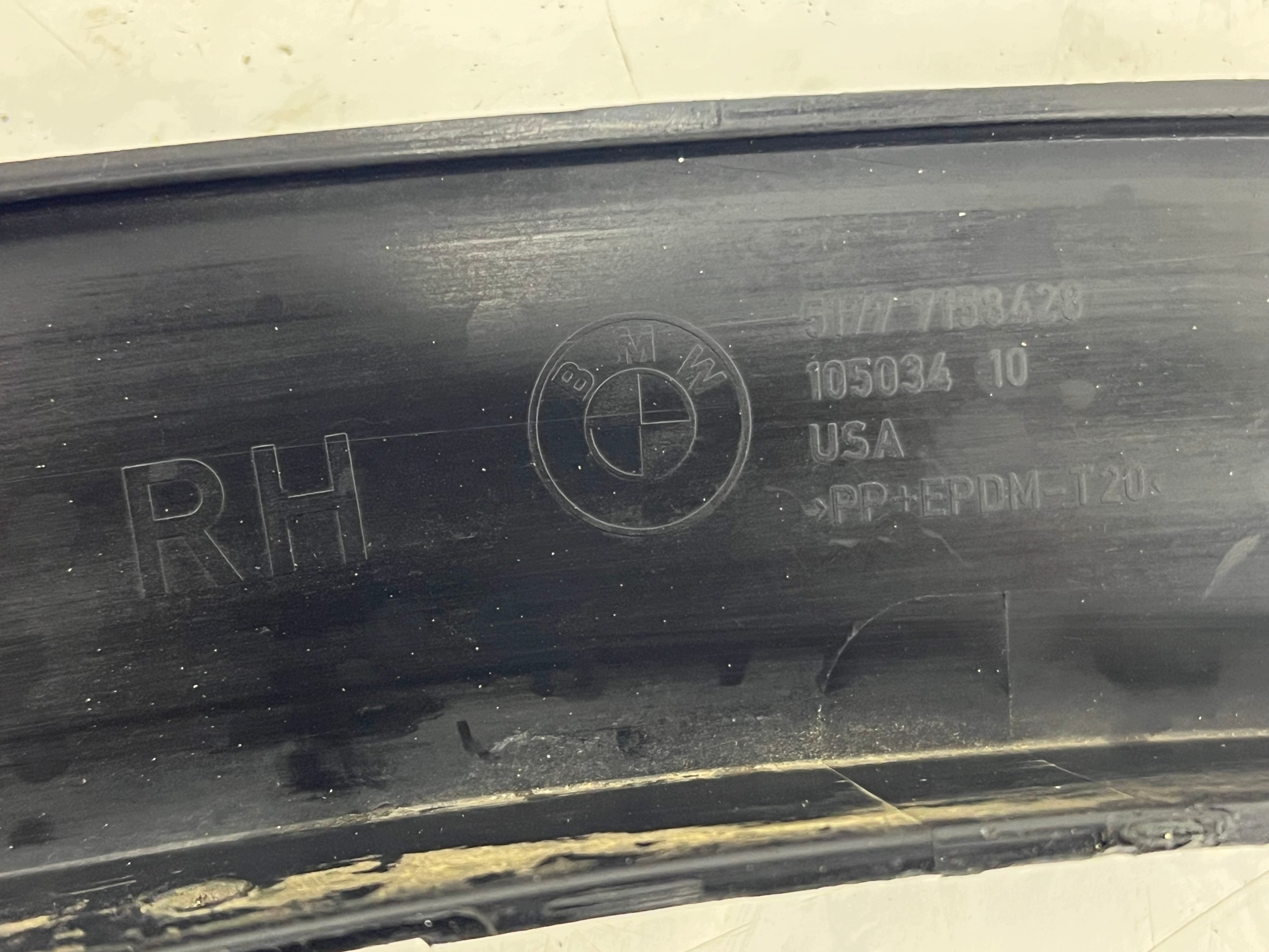 lišta blatníku pravý předek BMW X5 E70 7158428