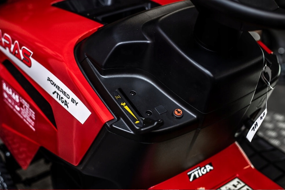 TRAKTOREK OGRODOWY BARAS 84 HYDRO POWERED BY STIGA 384 GWARANCJA + GRATISY Producent silnika Stiga