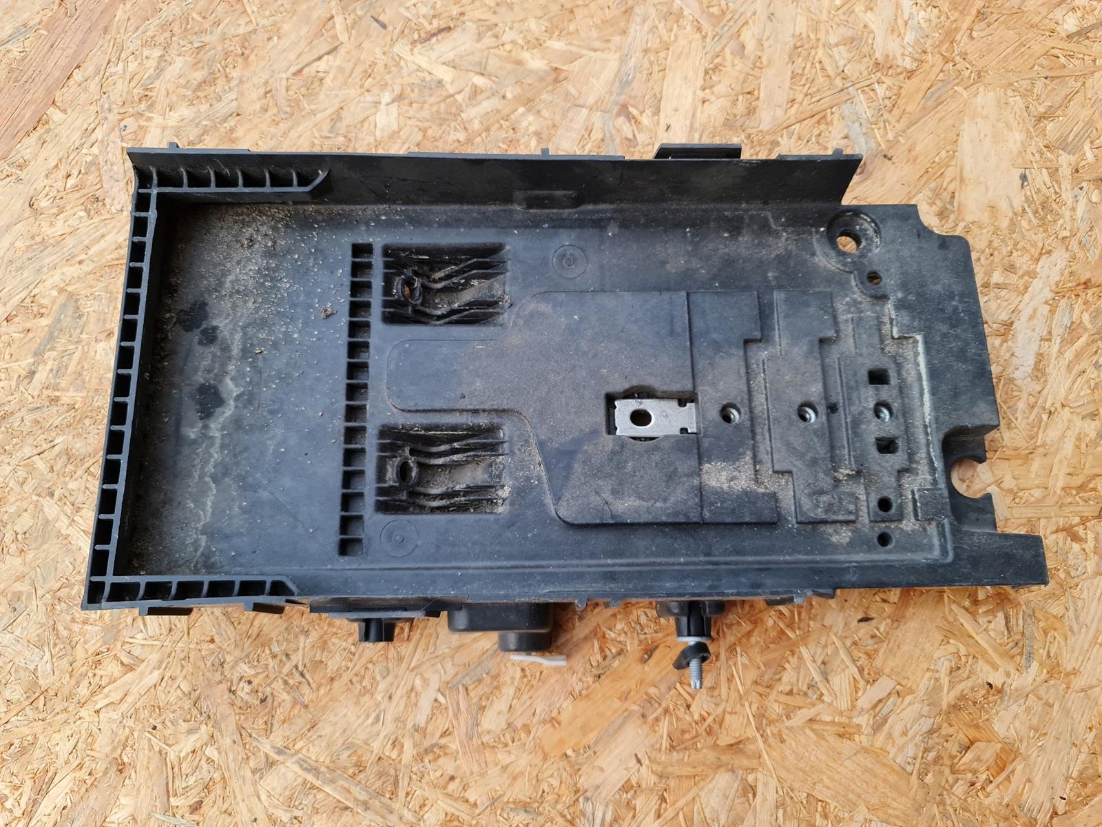 Podstawa akumulatora Ford Mondeo MK5 DG93-10723-A