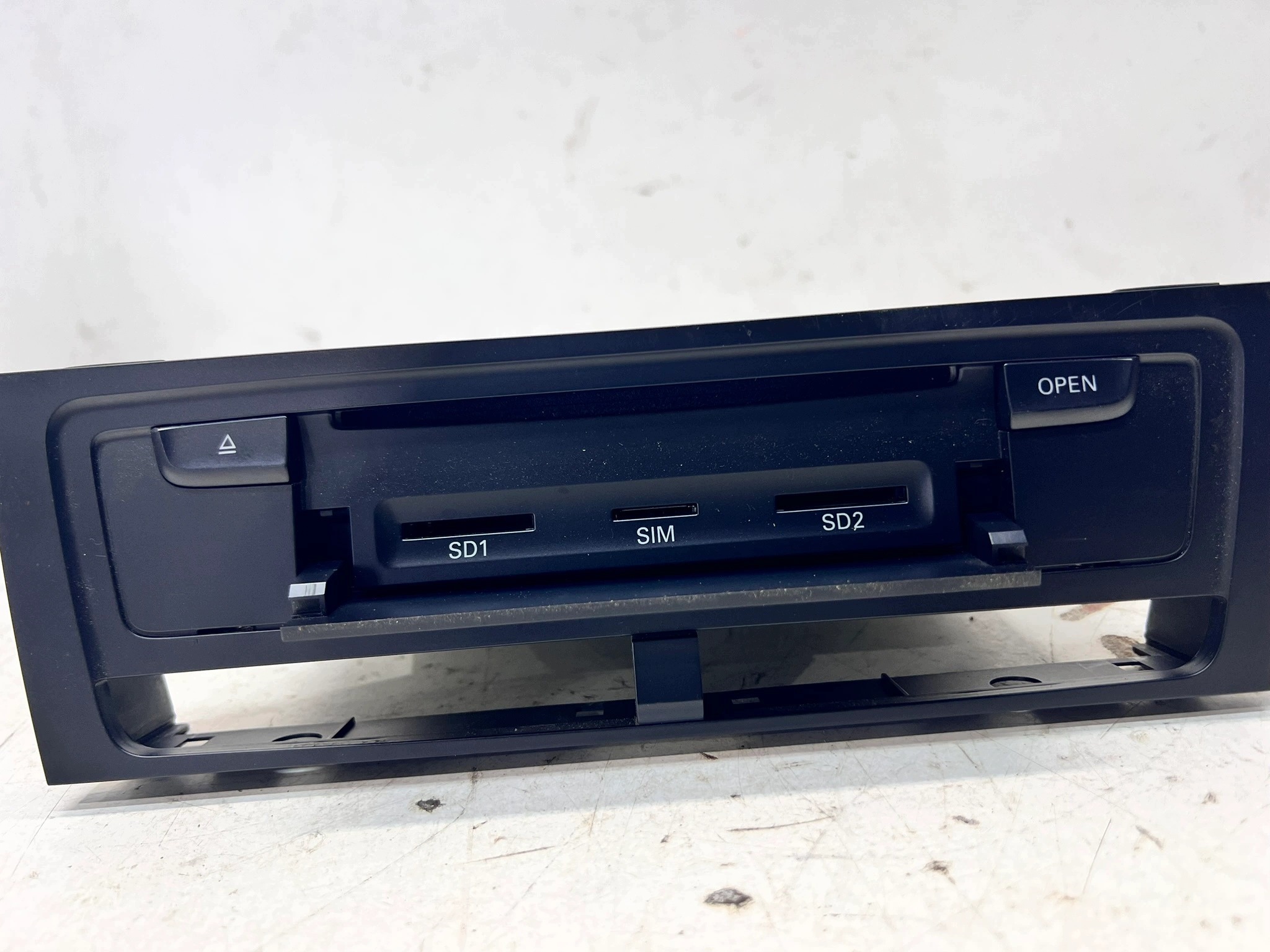 JEDNOSTKA MMI card reader SD AUDI A4 B8 A5 8T Q5 8R 8T2035670D