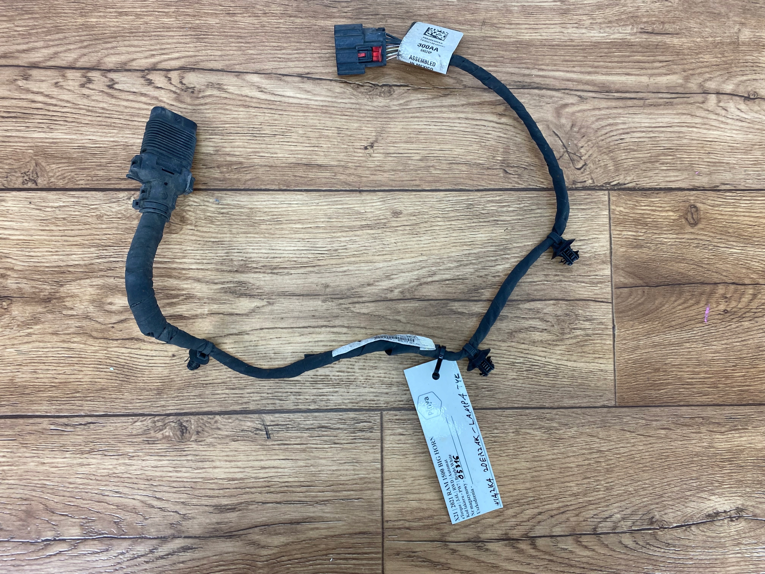 bundle przewodow wiring bumper light rear part Ram 1500 2019+ USA
