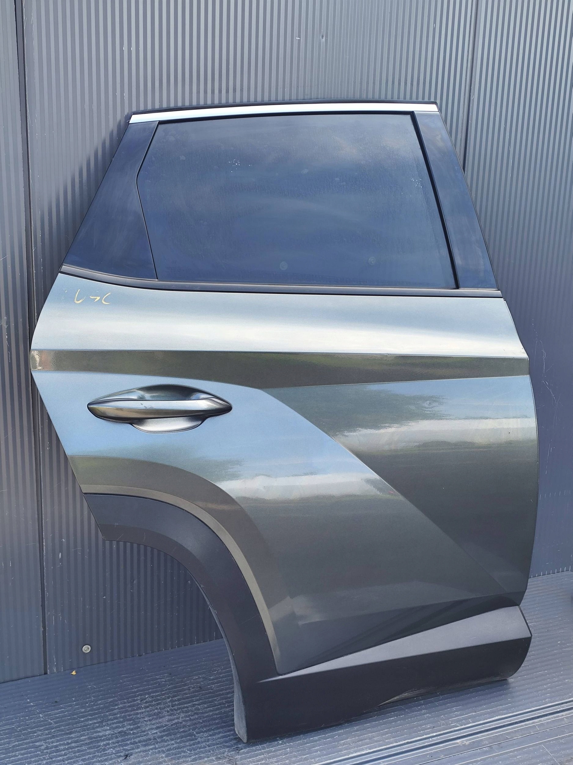 HYUNDAI TUCSON IV door rear. right complete DEMONTAZ