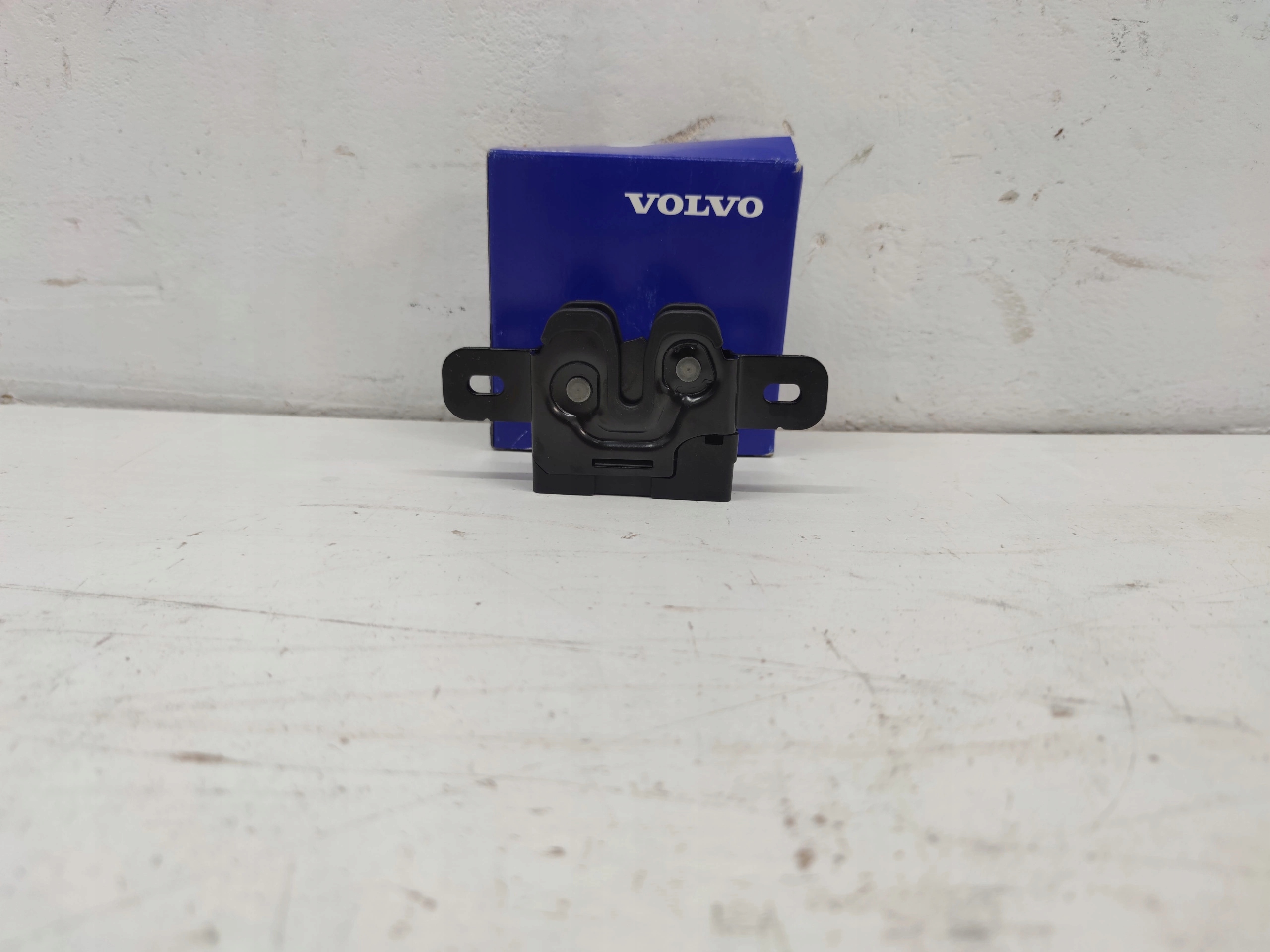 31425974 - Замок капота VOLVO V40