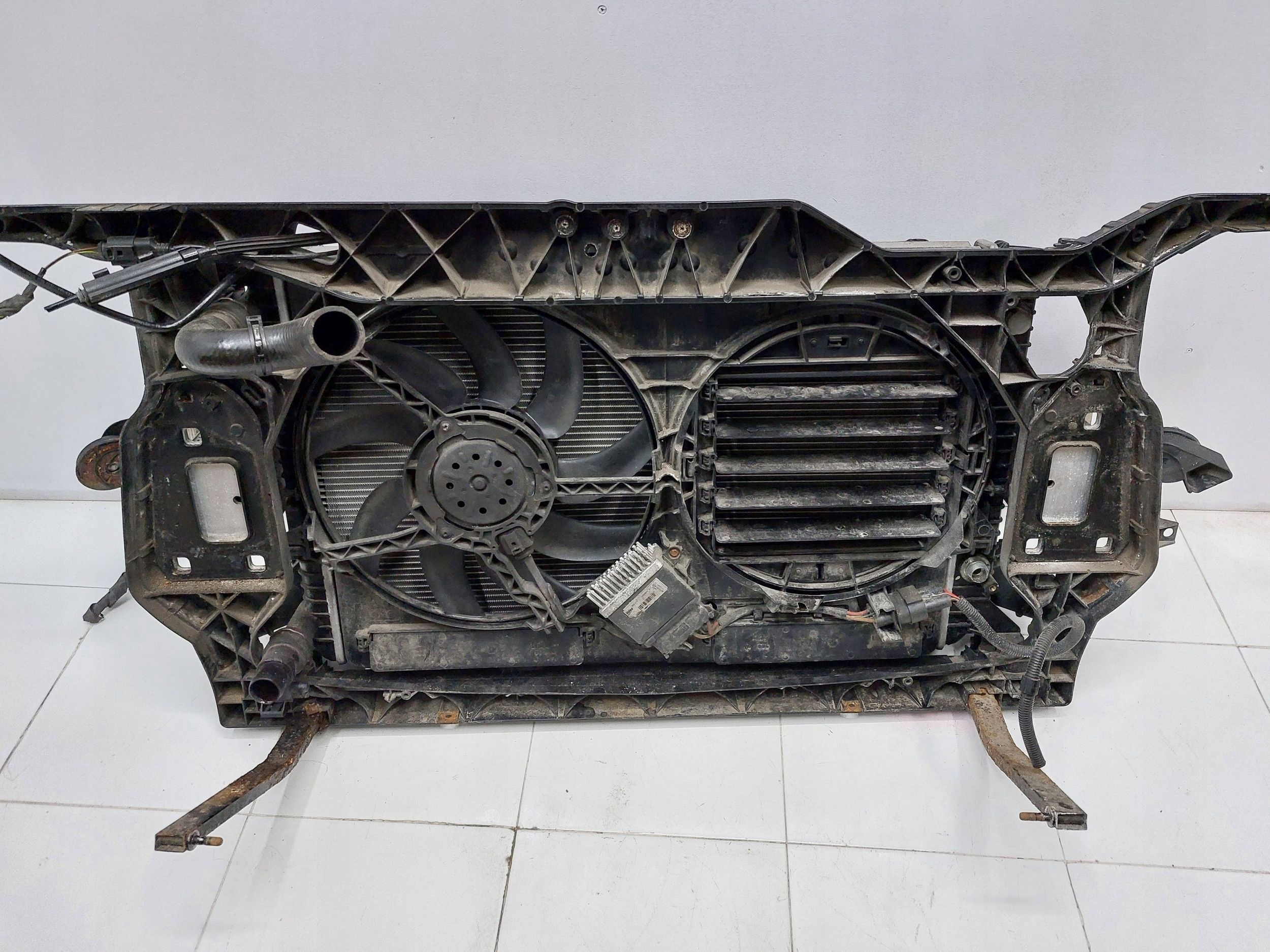 AUDI A4 B8 08-11r 2.0 TDI front panel, wall radiator fan blinds air line