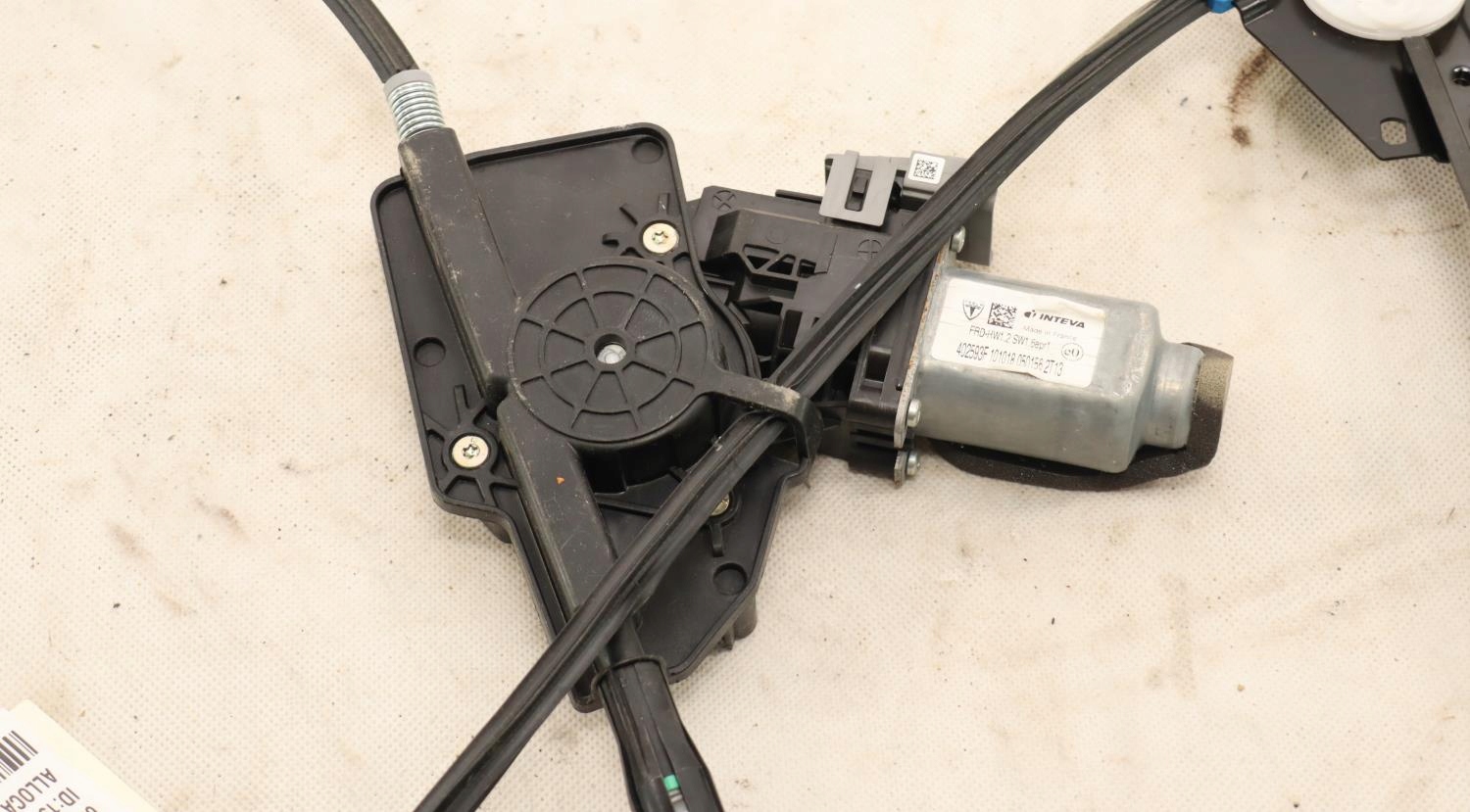 TESLA S PODNOŚNIK SZYBY PRAWY PRZÓD 6006651-99-K Producent części Tesla