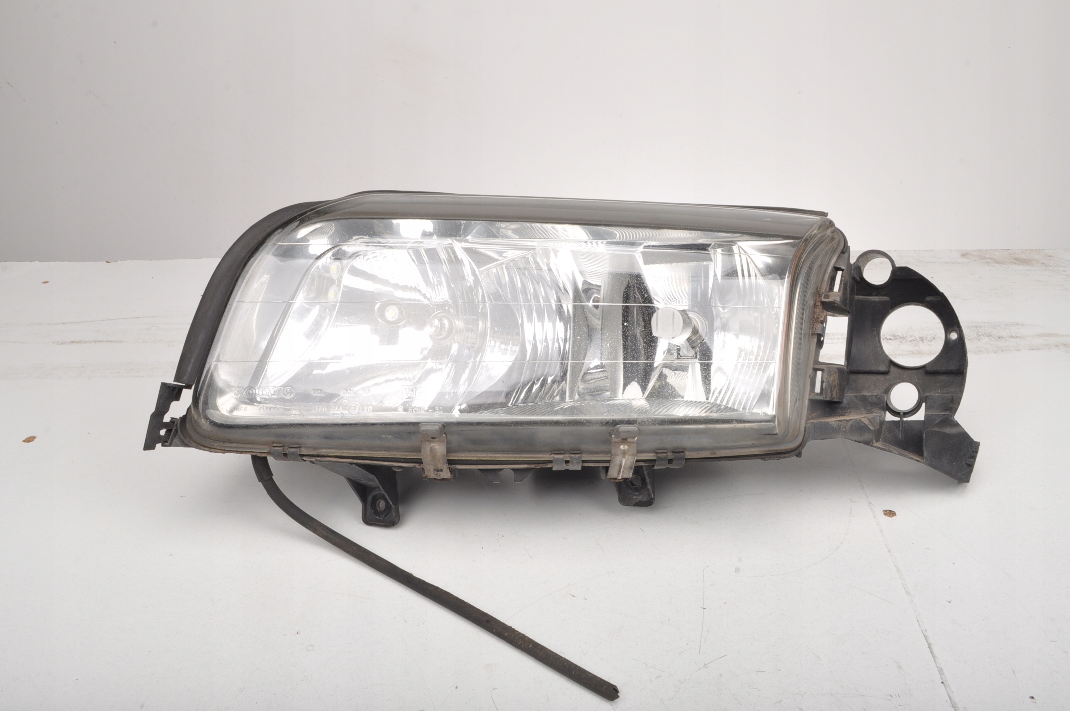 Фары вольво s80 1 поколения. Фара вольво хс70. Foton 1b22037100021. Фары вольво s80 1 поколения. Фары вольво s80 1 поколения.