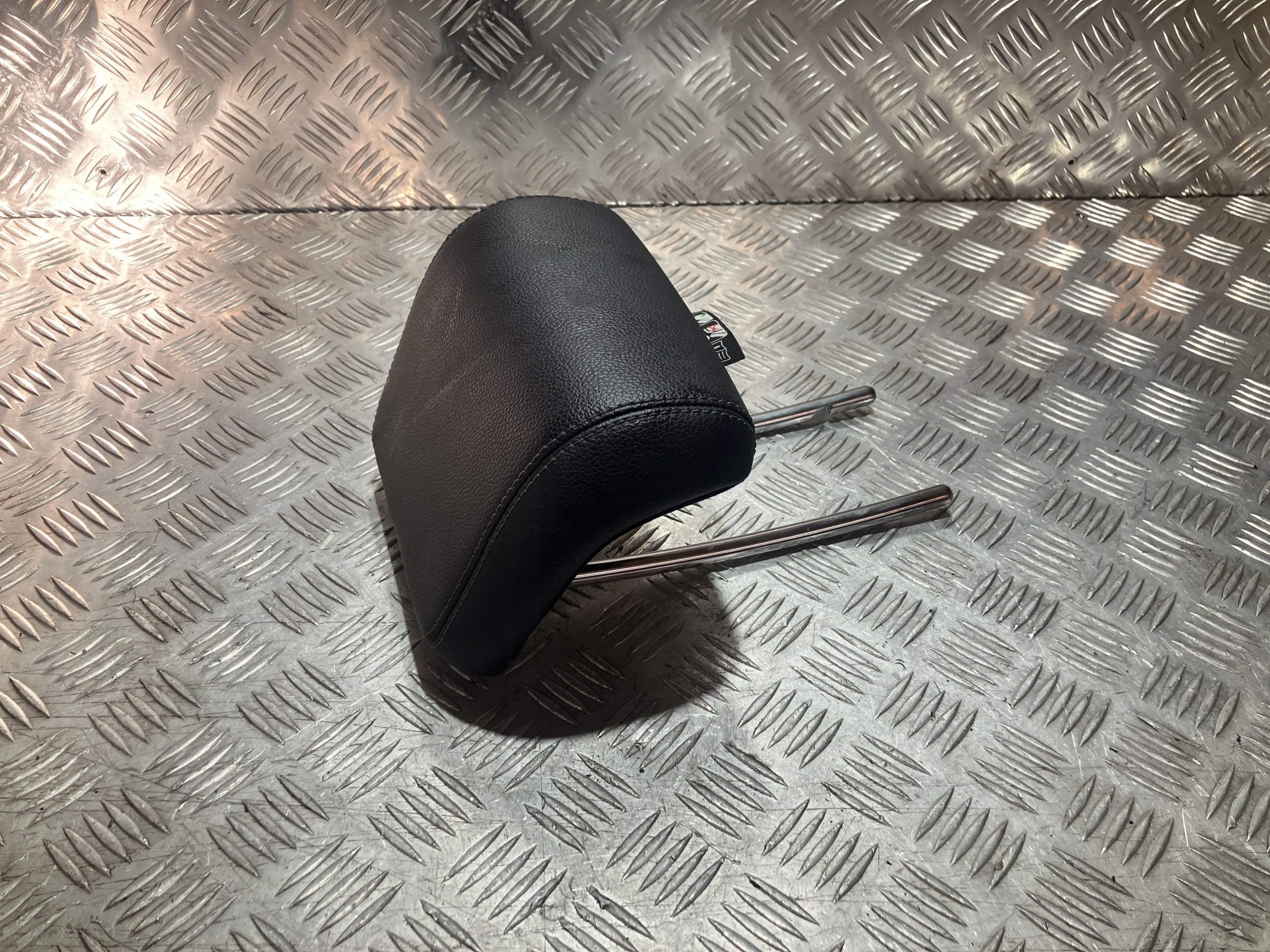 дивана середина MERCEDES GLA X156