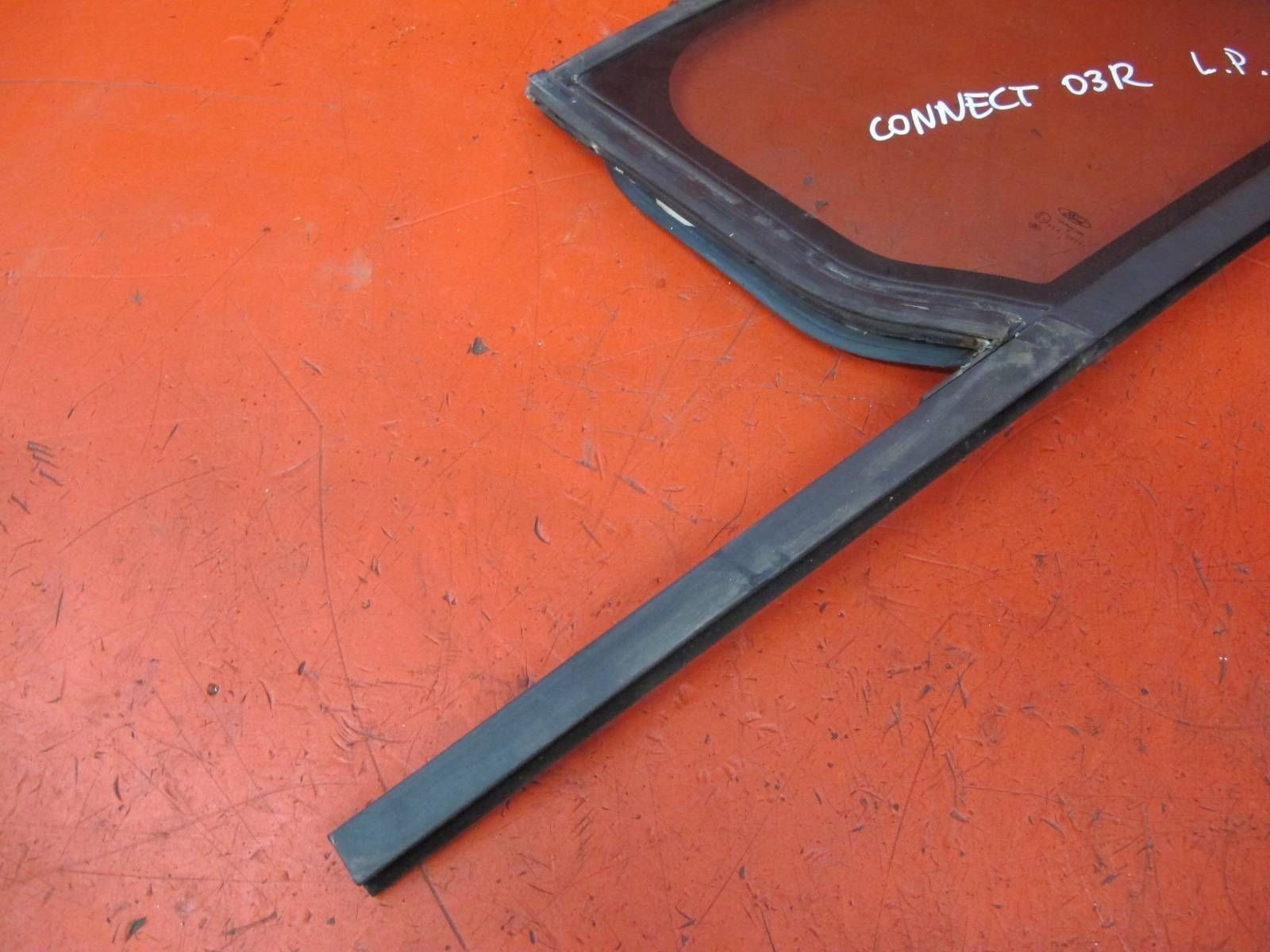 FORD TRANSIT CONNECT and 1 PT2 MK1 02- window door left front MALA gasket