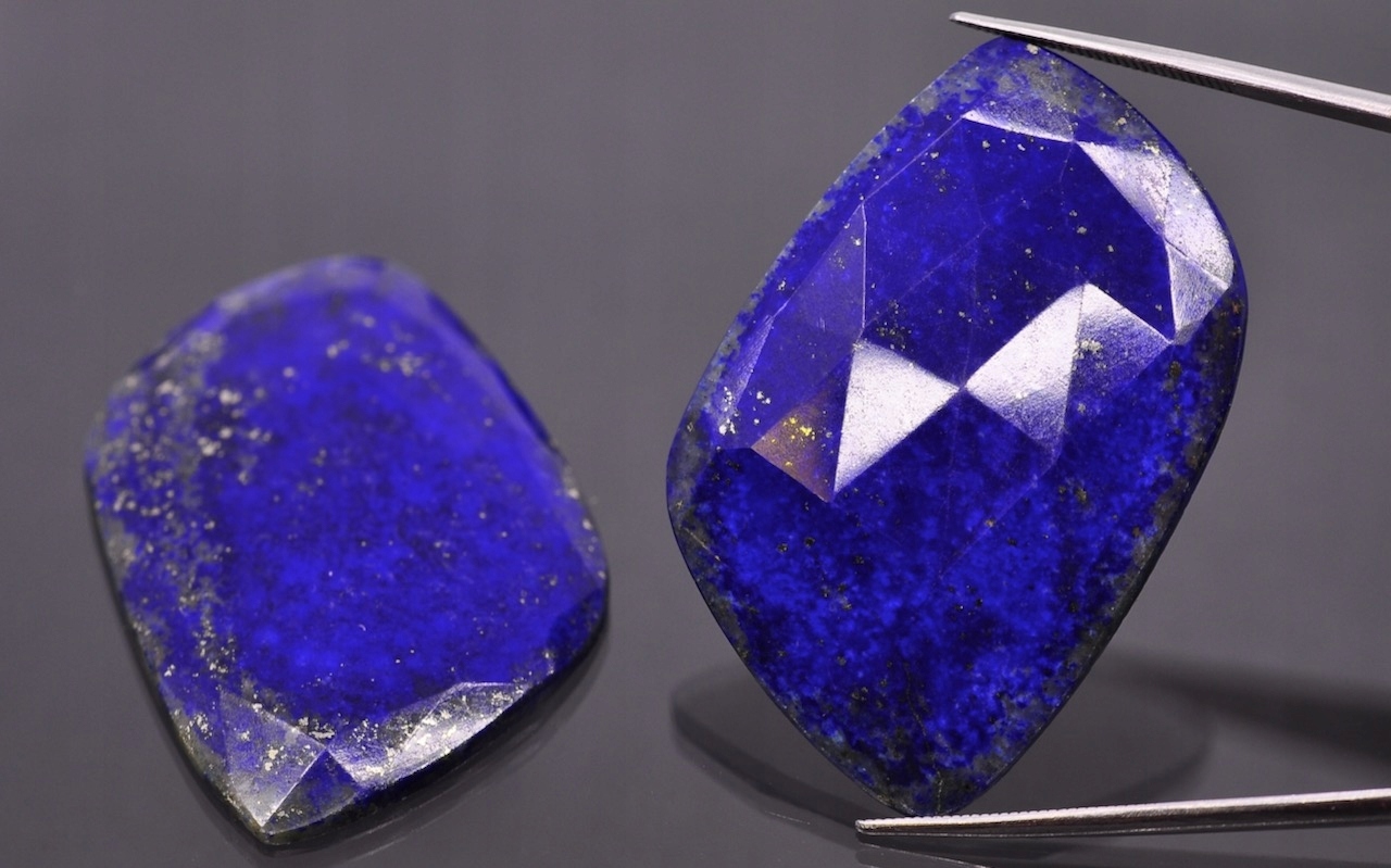Lapis lazuli rozeta fantazijní Para 42x25 mm